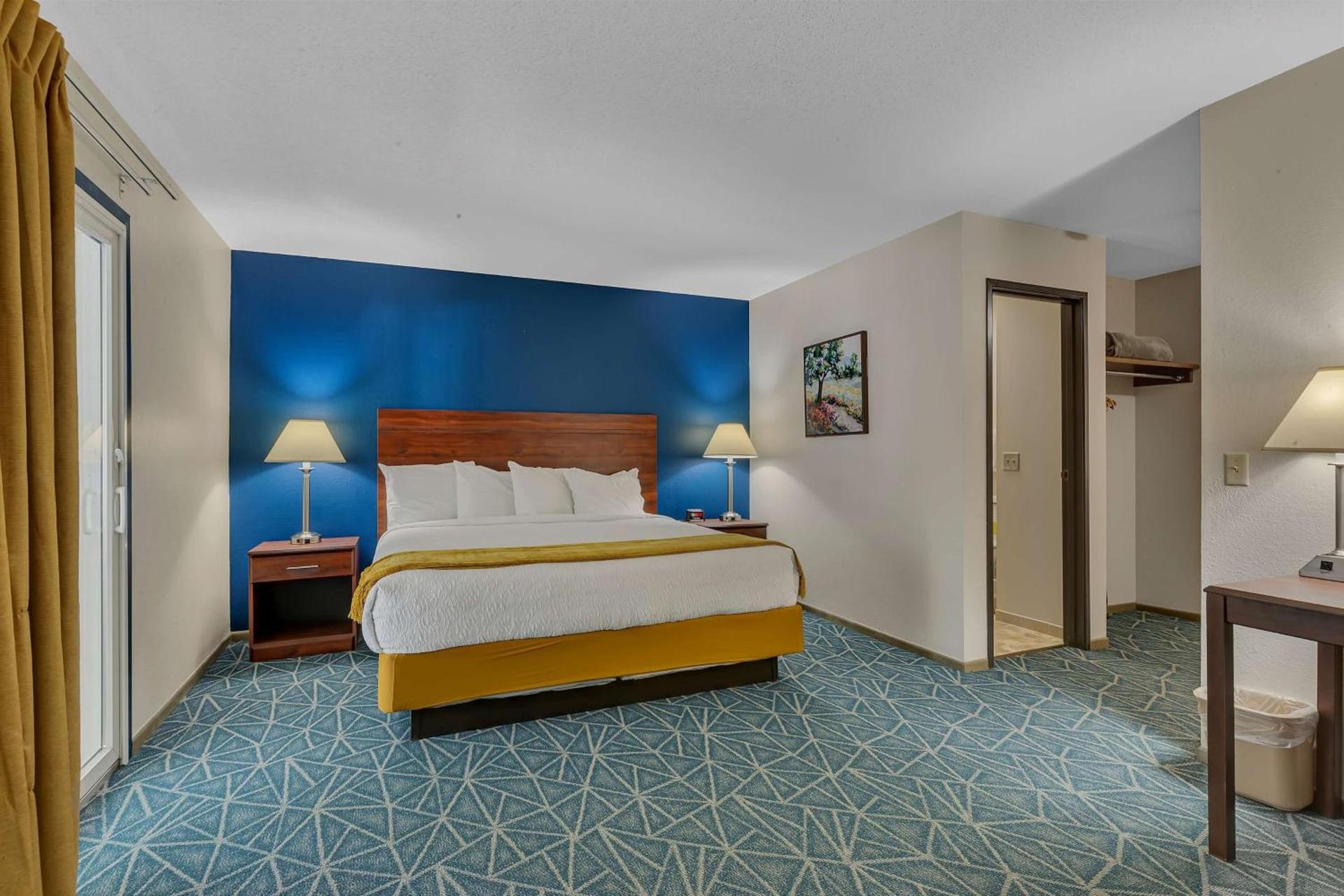 SureStay Hotel by Best Western Spicer photo 35