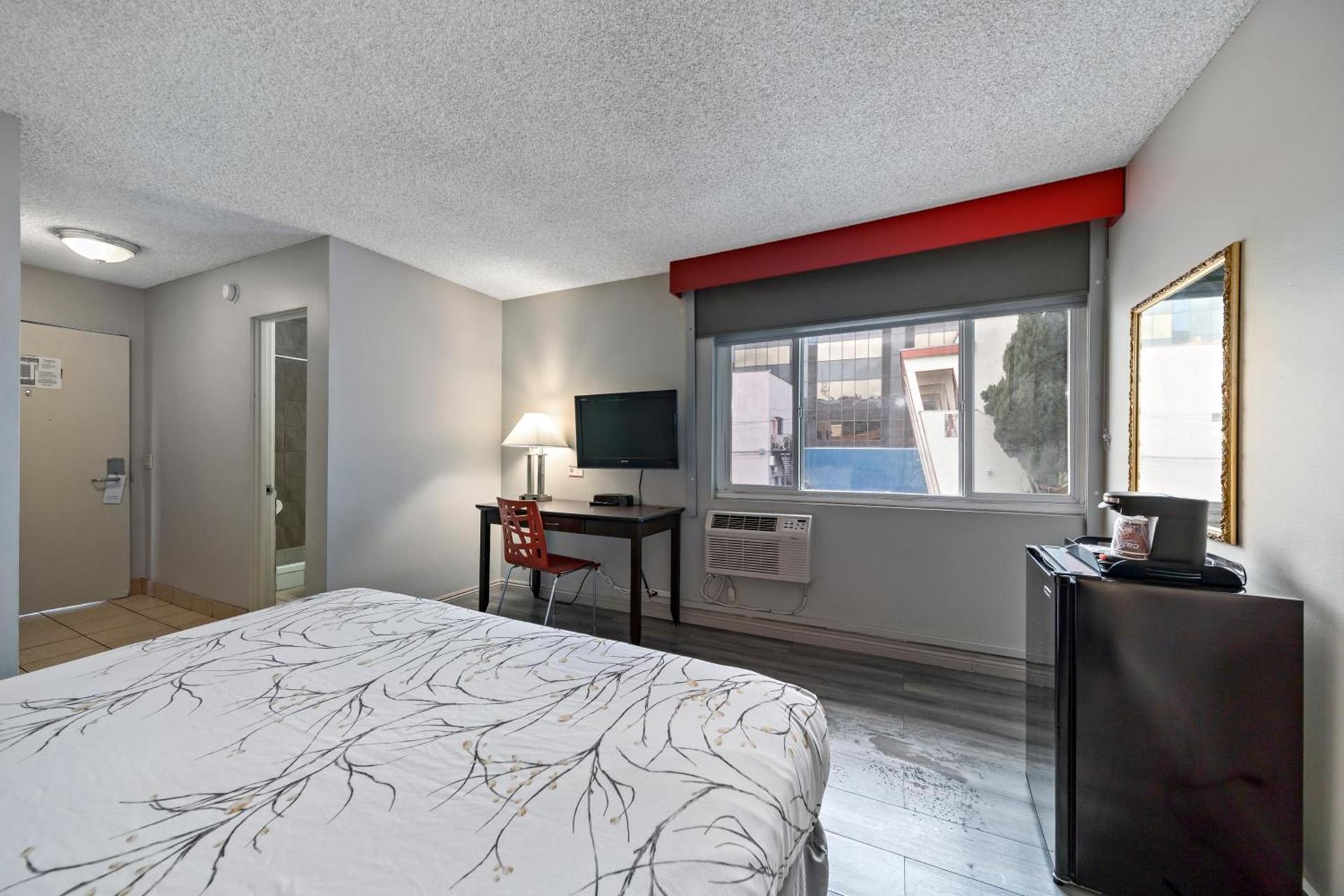 Royal Pagoda Motel Dodger Stadium photo 24
