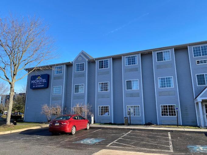 Microtel Inn & Suites by Wyndham West Chester photo 8