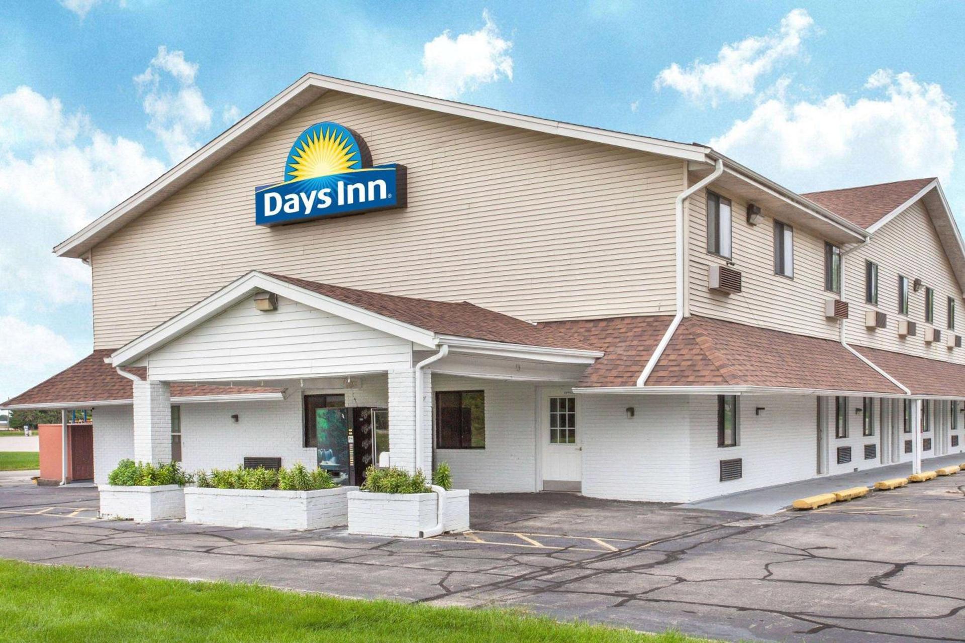 Days Inn by Wyndham Farmer City photo 1