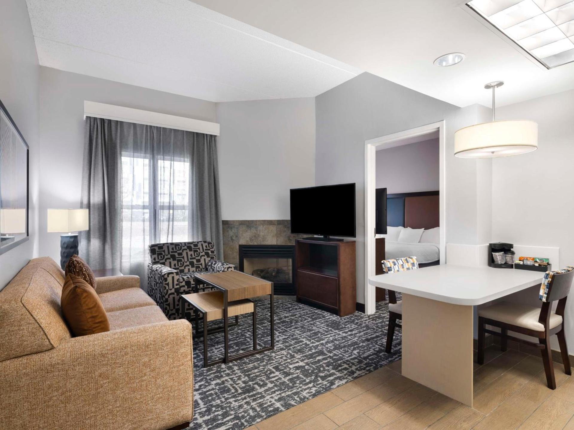 Homewood Suites Columbus - Airport photo 38