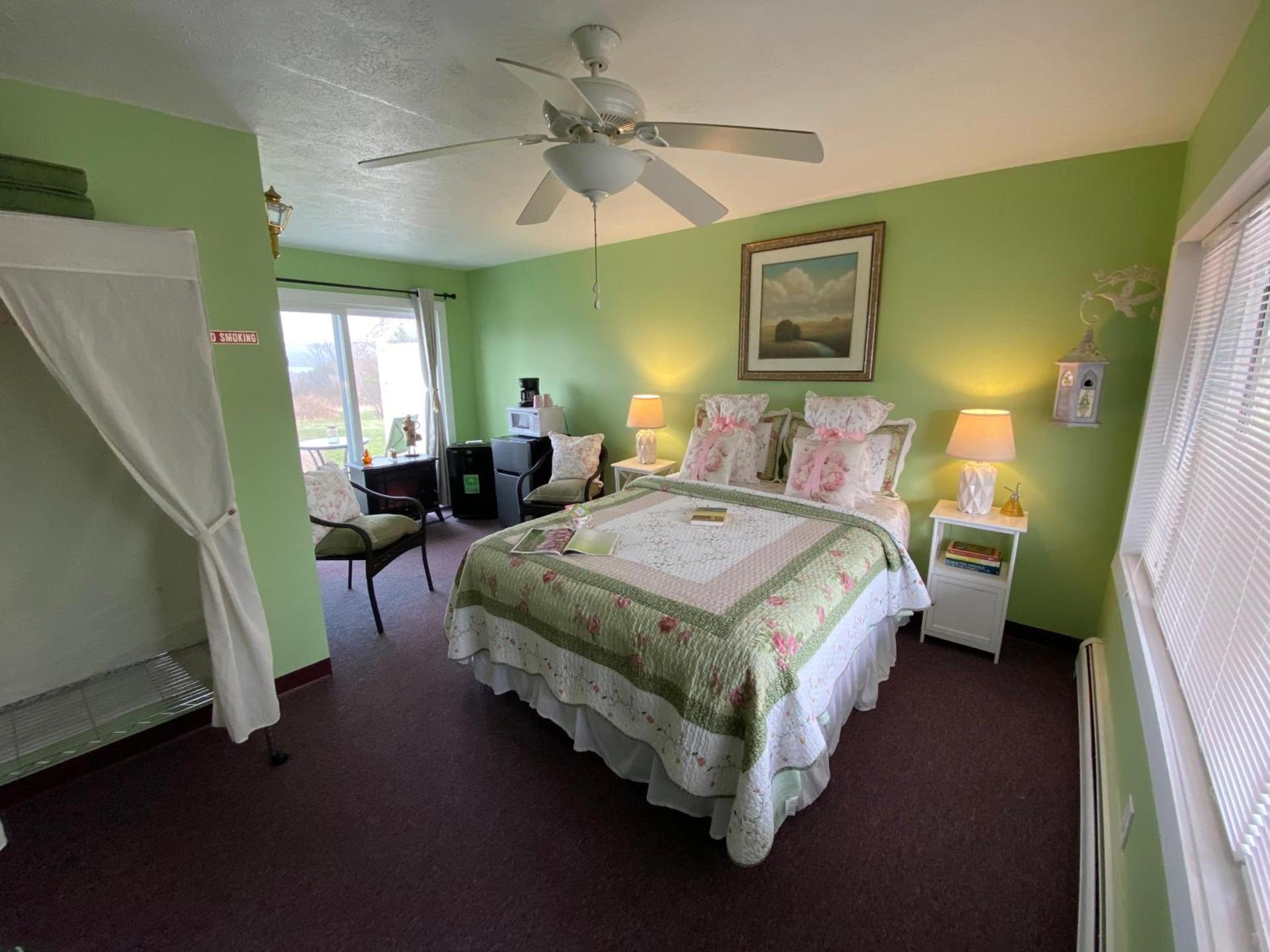 Savannah House Wine Country Inn & Cottages photo 17