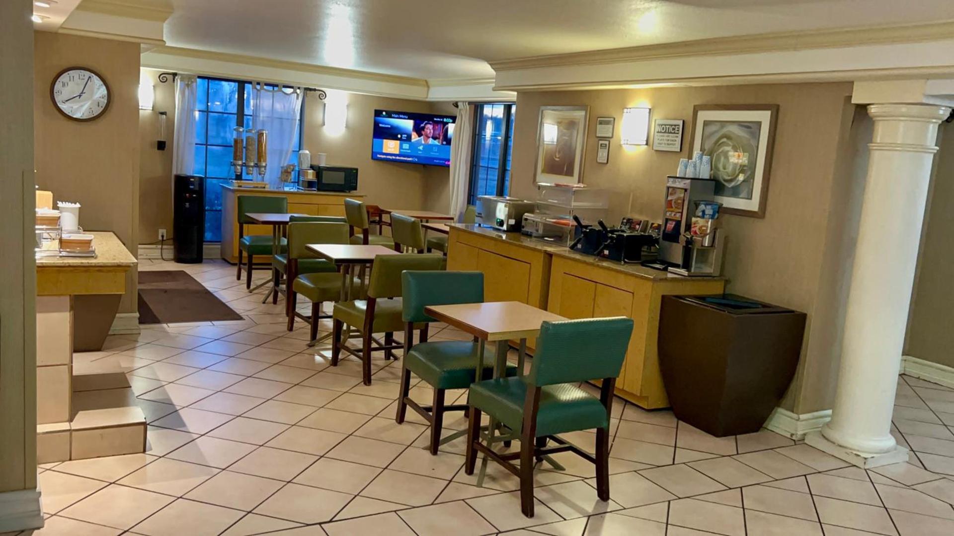 La Quinta Inn by Wyndham Amarillo Mid-City photo 83