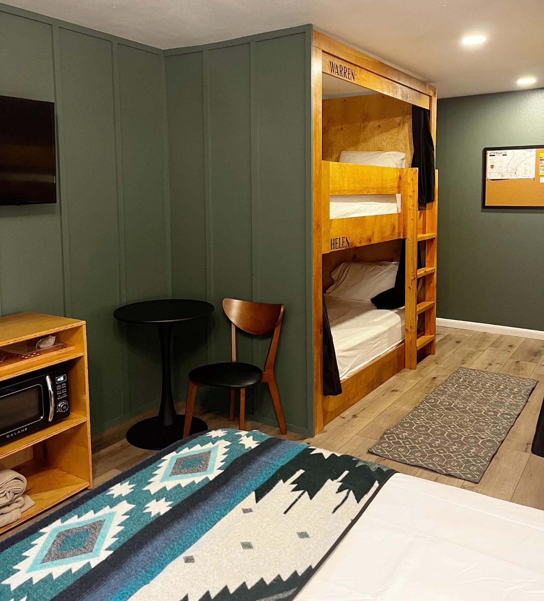 Jackalope Motor Lodge photo 12