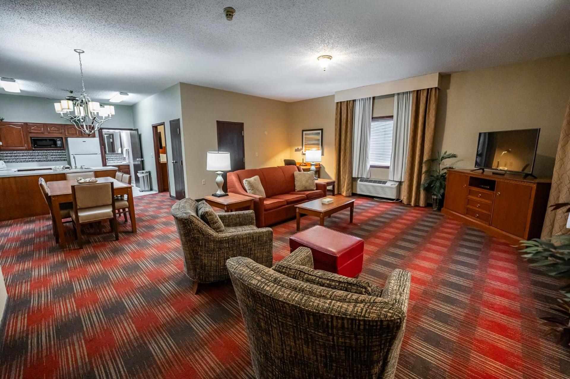Christopher Inn and Suites photo 14