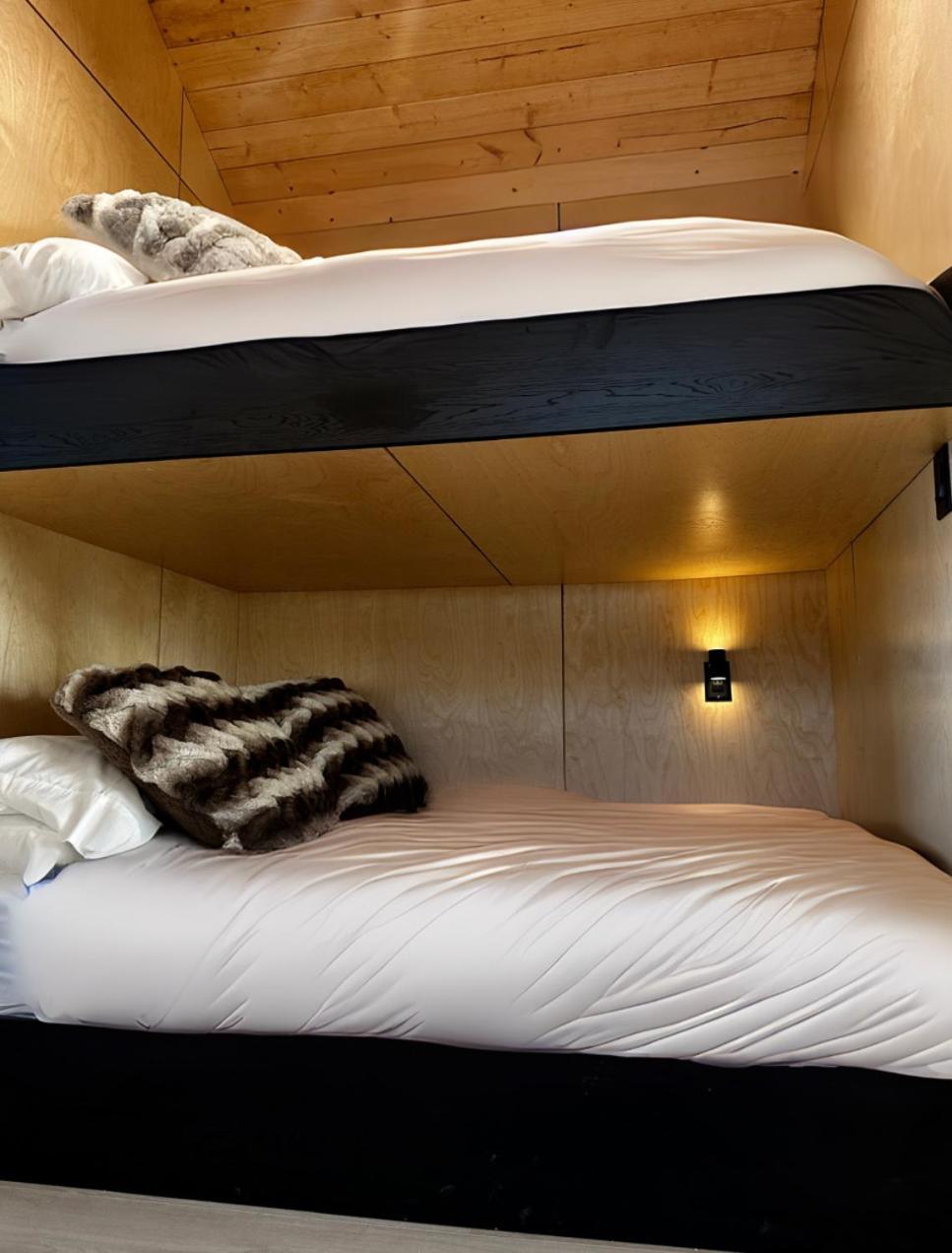 Yellowstone Peaks Hotel photo 36