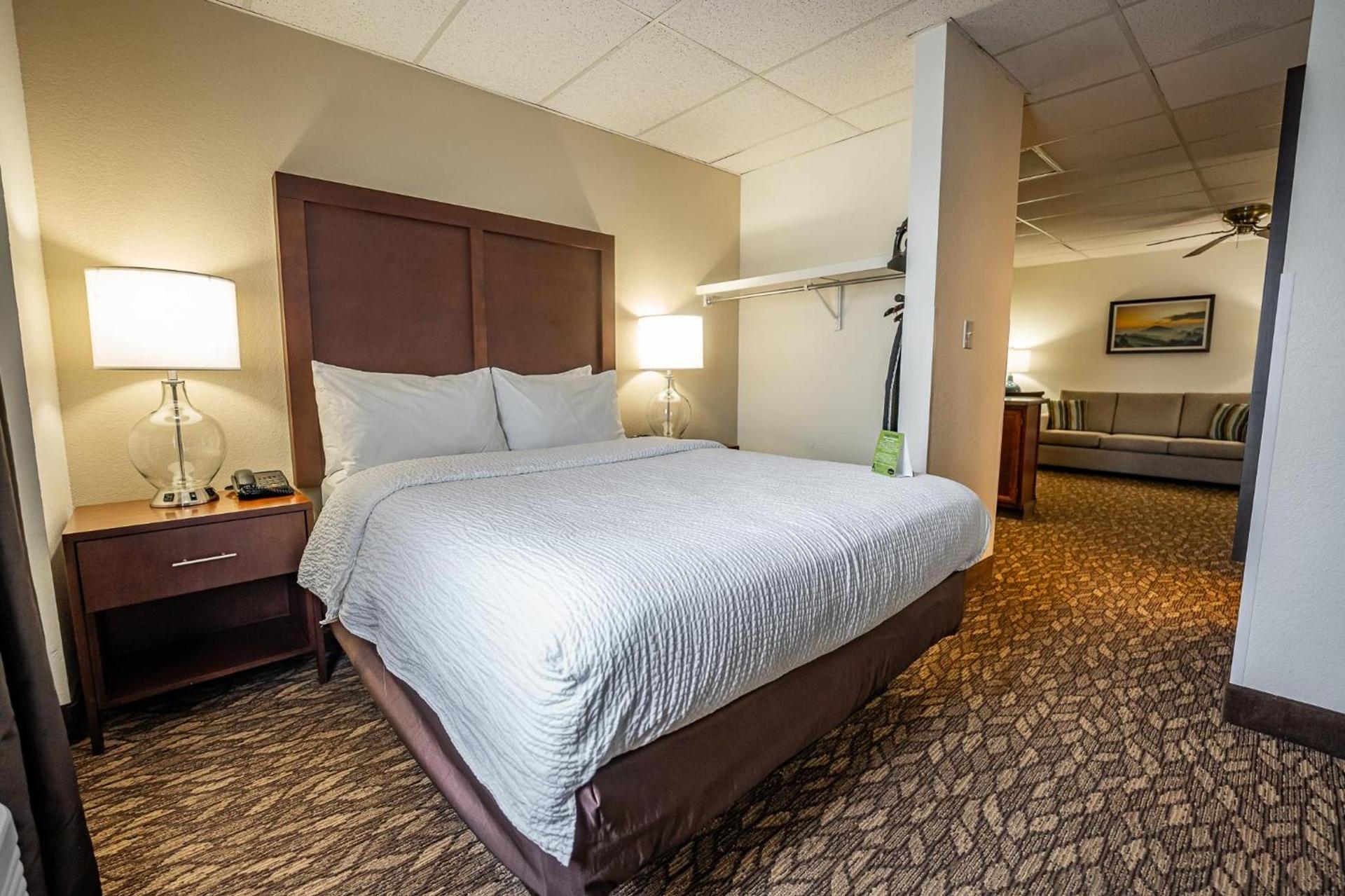 Christopher Inn and Suites photo 29