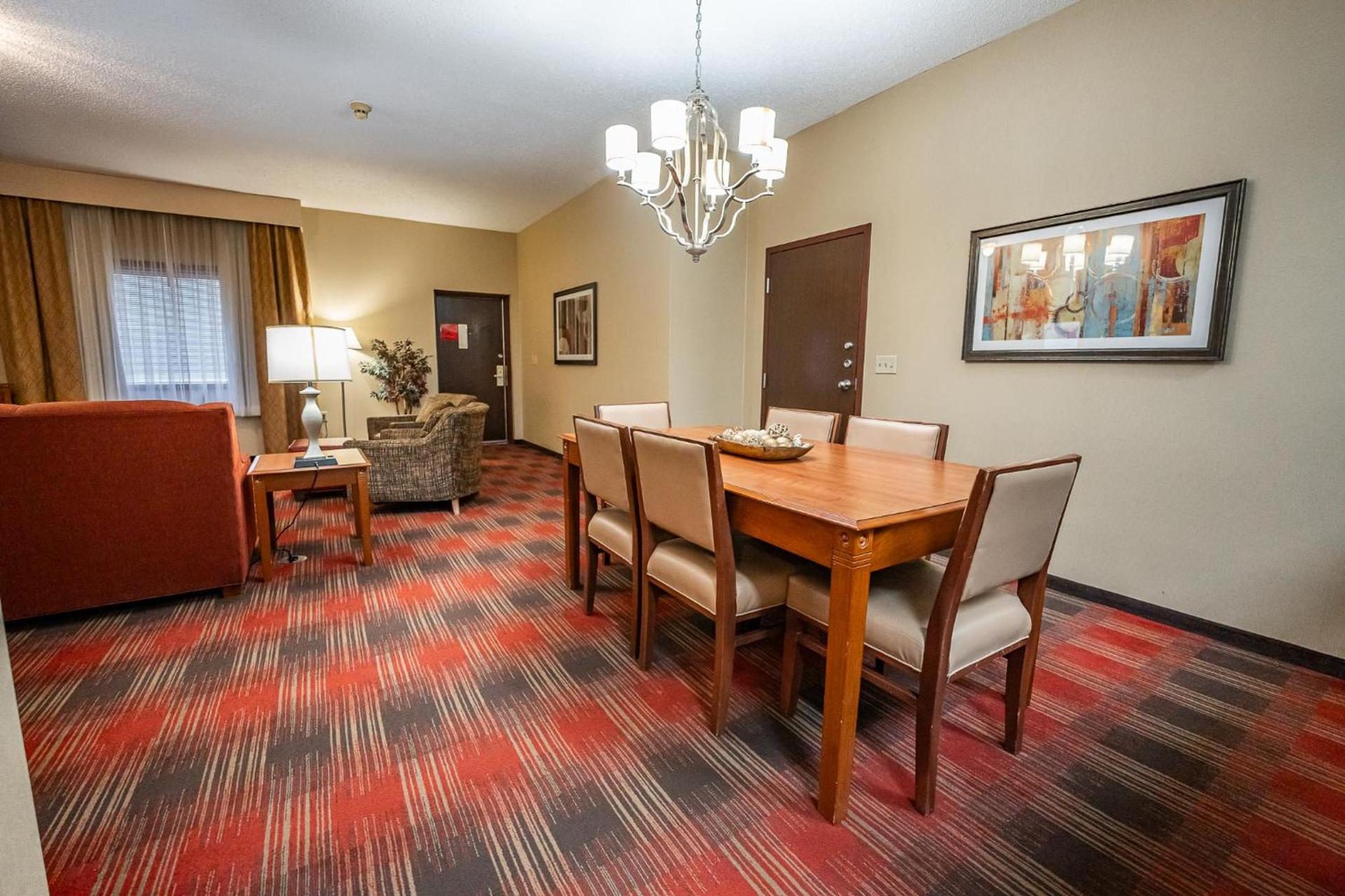 Christopher Inn and Suites photo 20