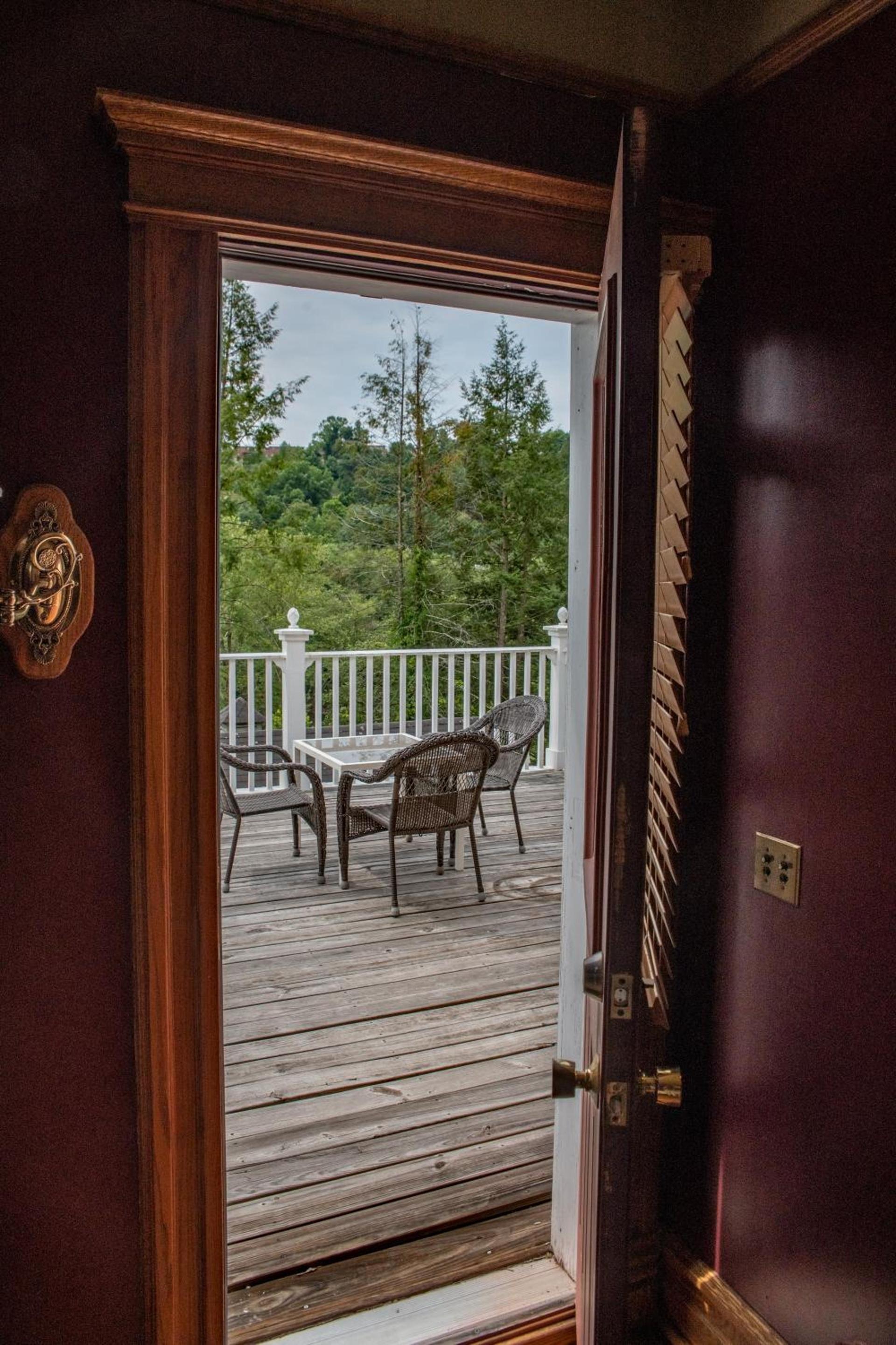 Elk River Hotel photo 52