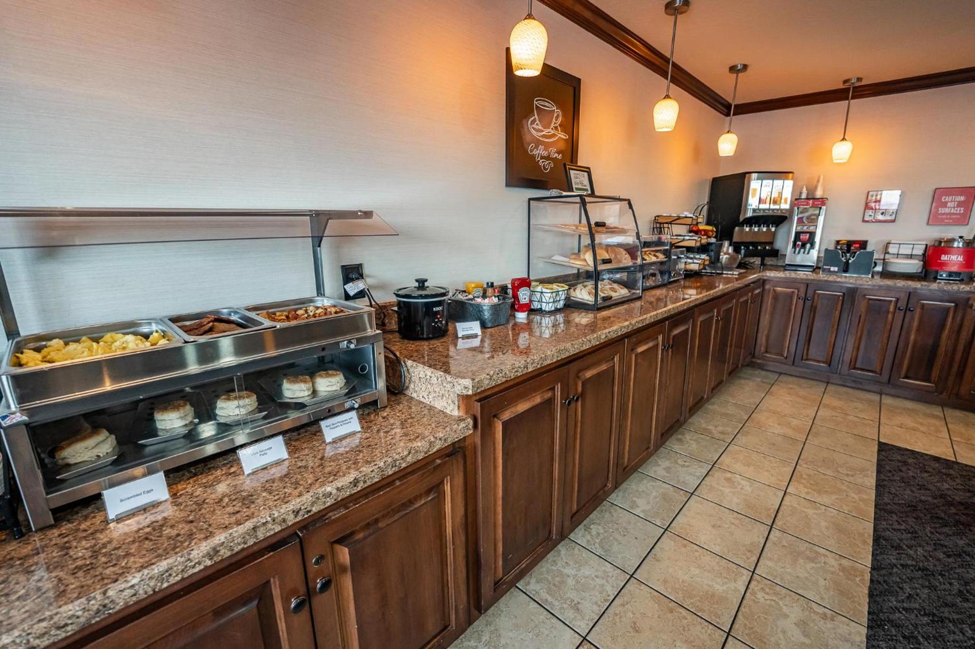 Christopher Inn and Suites photo 24