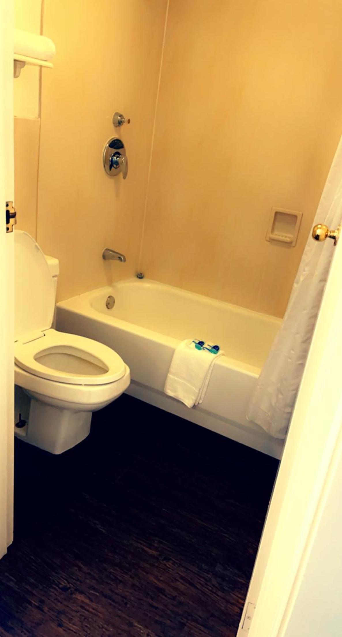 Rodeway Inn photo 35