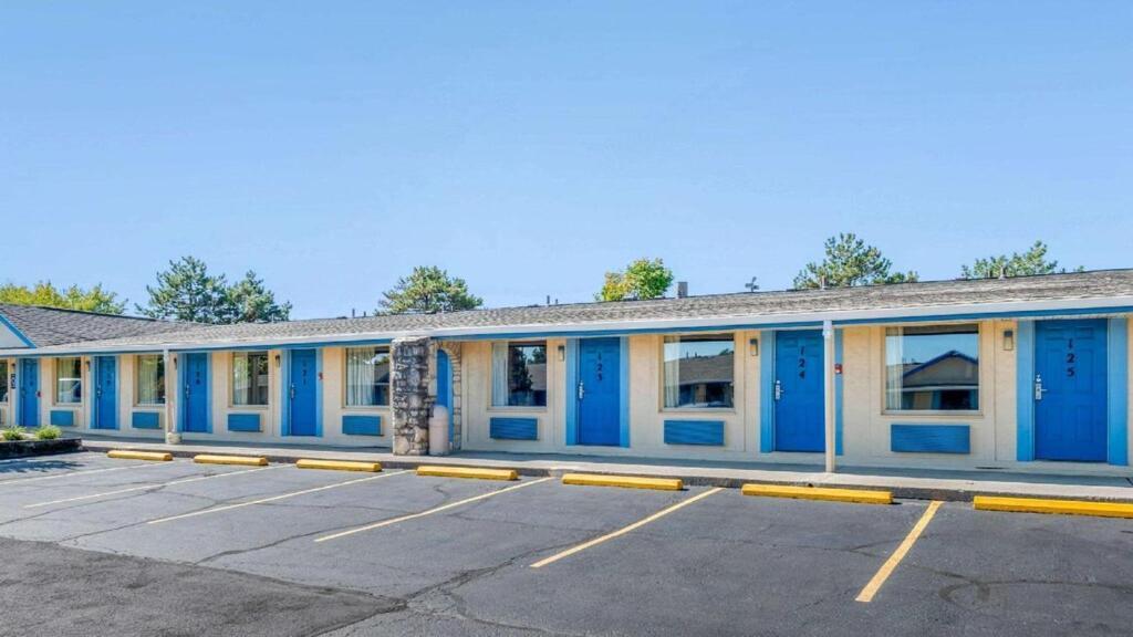Hilliard Motor Lodge photo 1