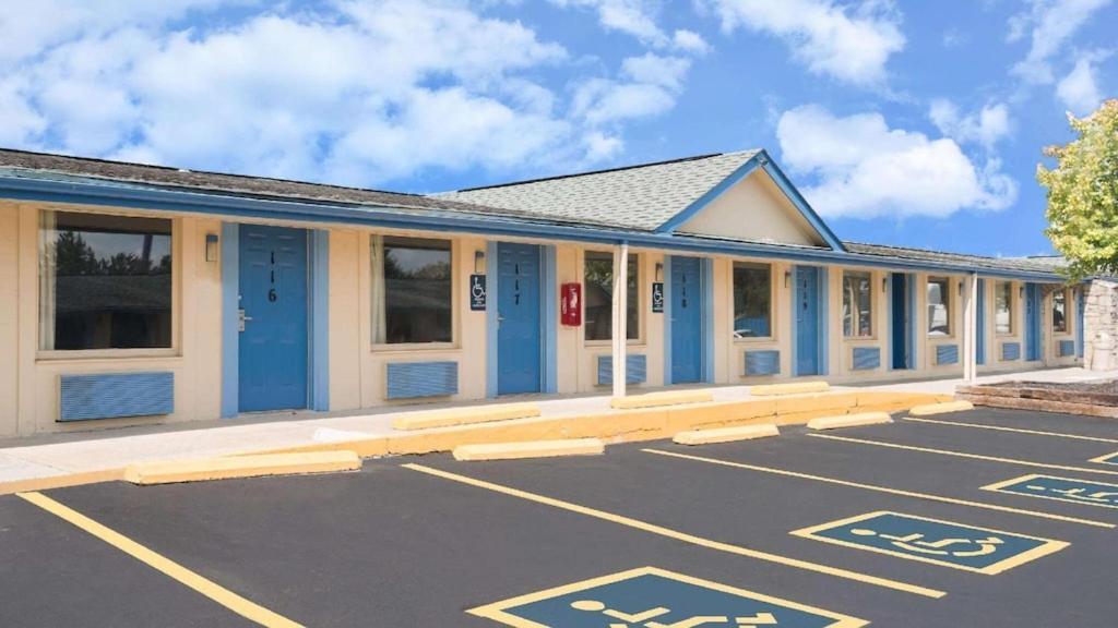 Hilliard Motor Lodge photo 3