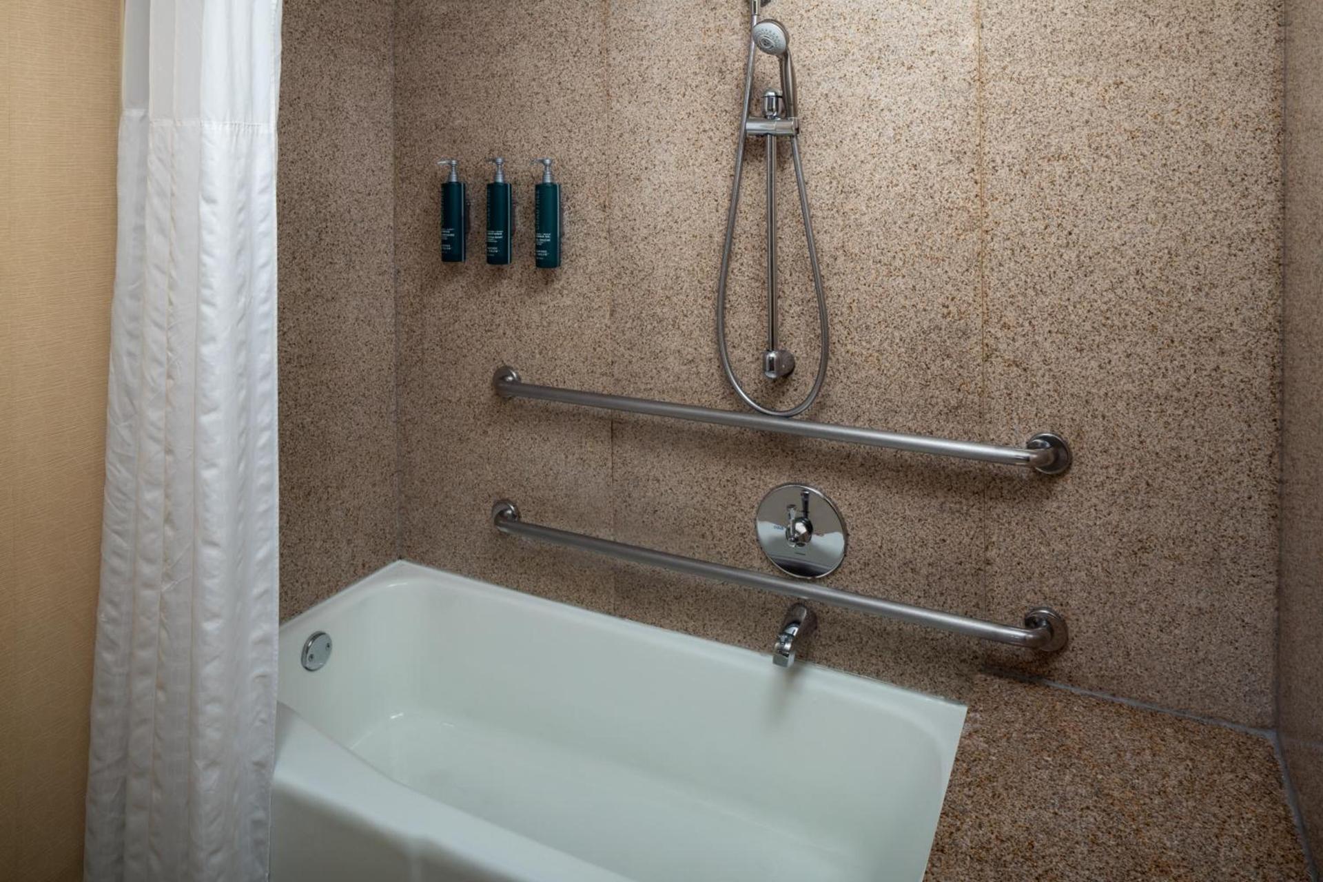 DoubleTree Boston North Shore Danvers photo 48