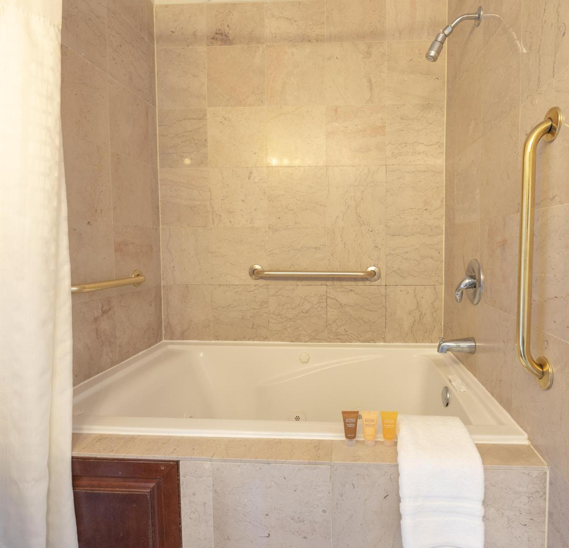 Ocean Inn & Suites photo 35