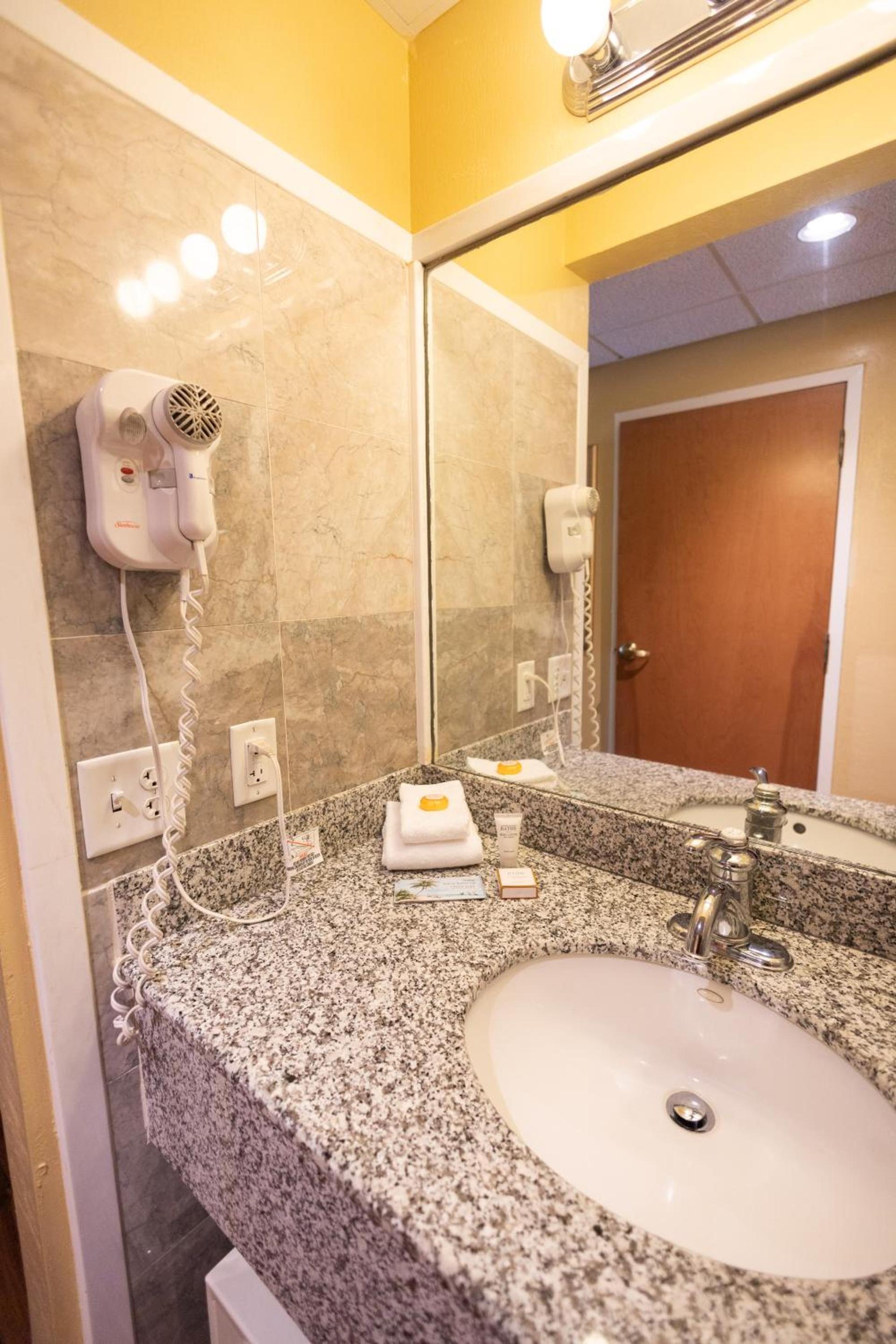 Ocean Inn & Suites photo 67