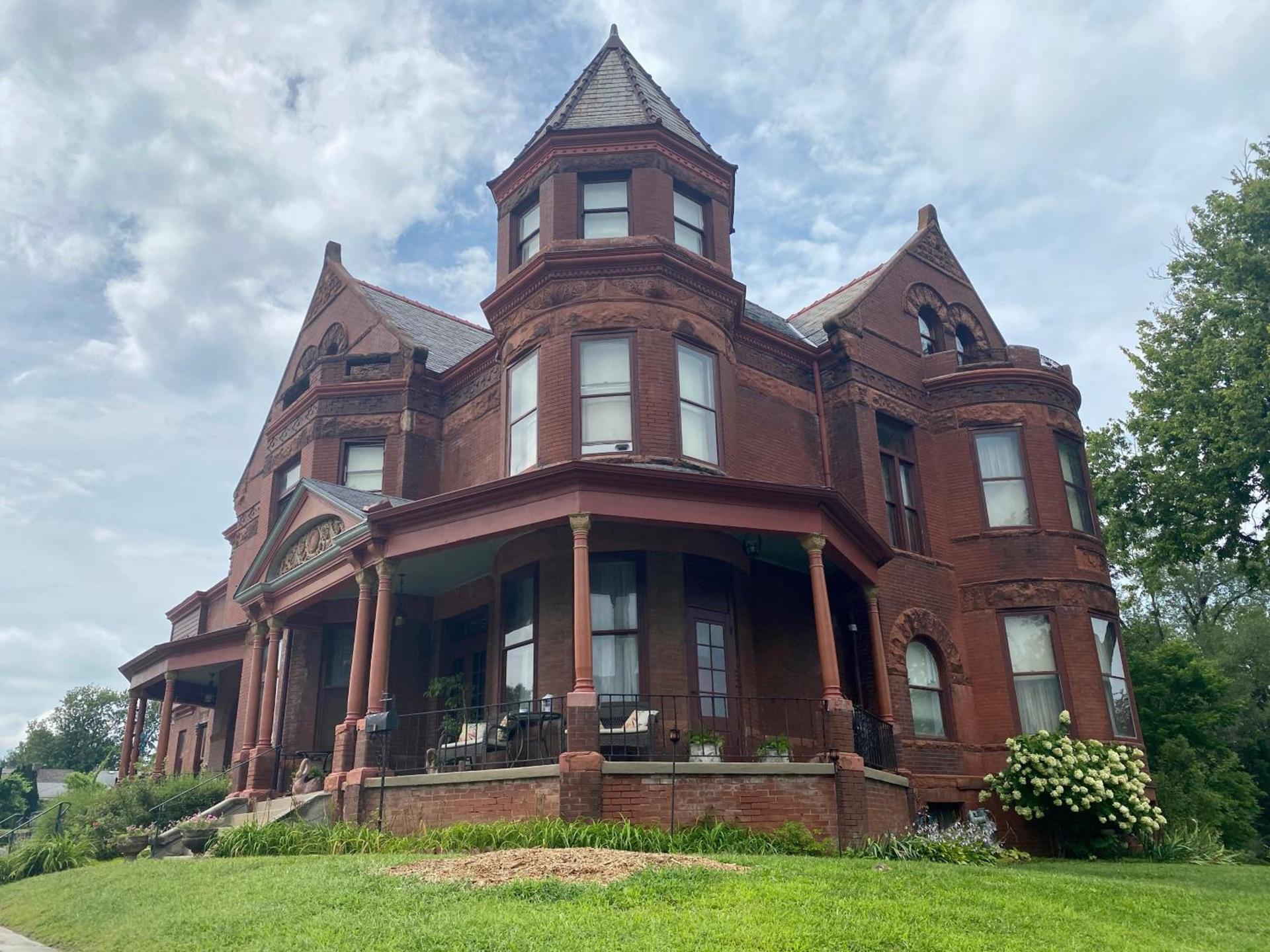 Vineyard Mansion B&B photo 5