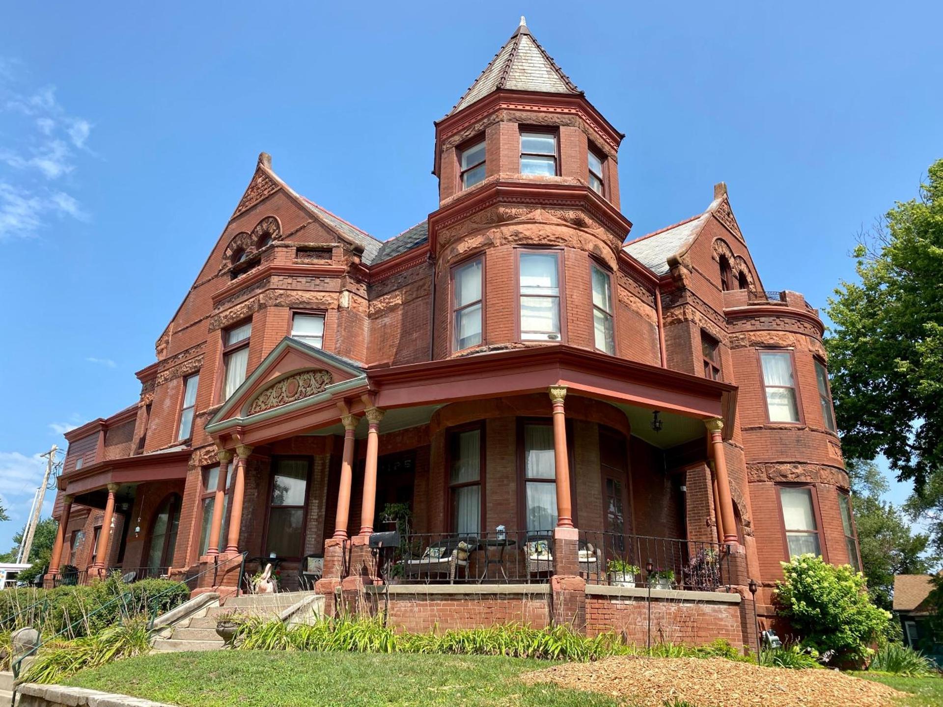 Vineyard Mansion B&B photo 2