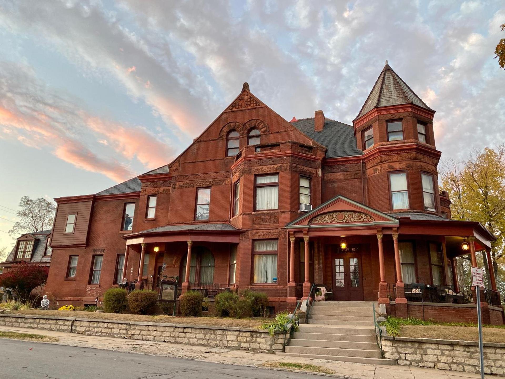 Vineyard Mansion B&B photo 8