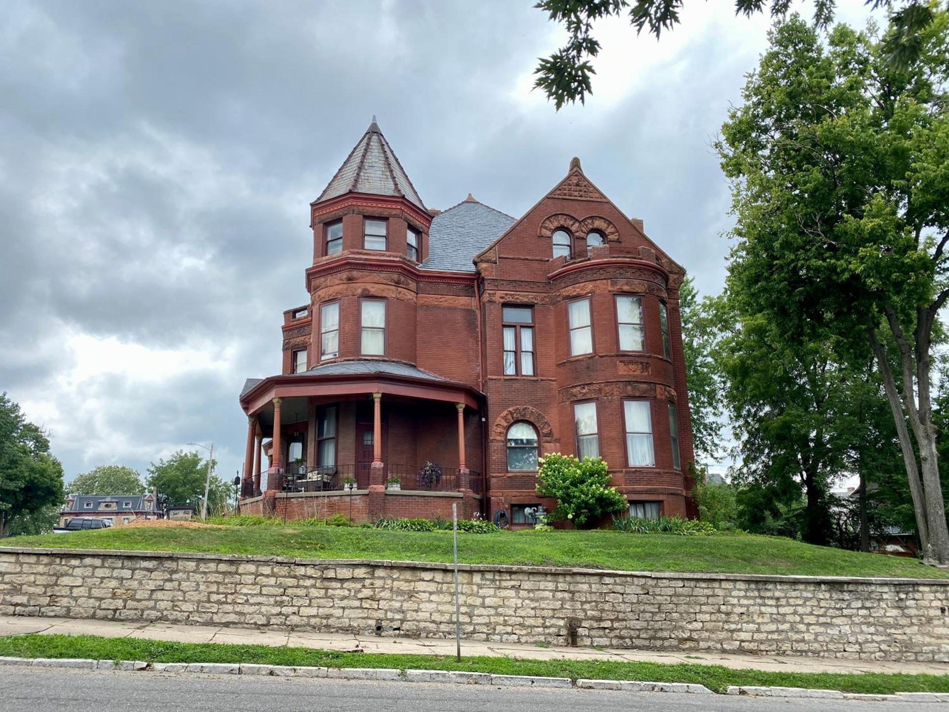 Vineyard Mansion B&B photo 10