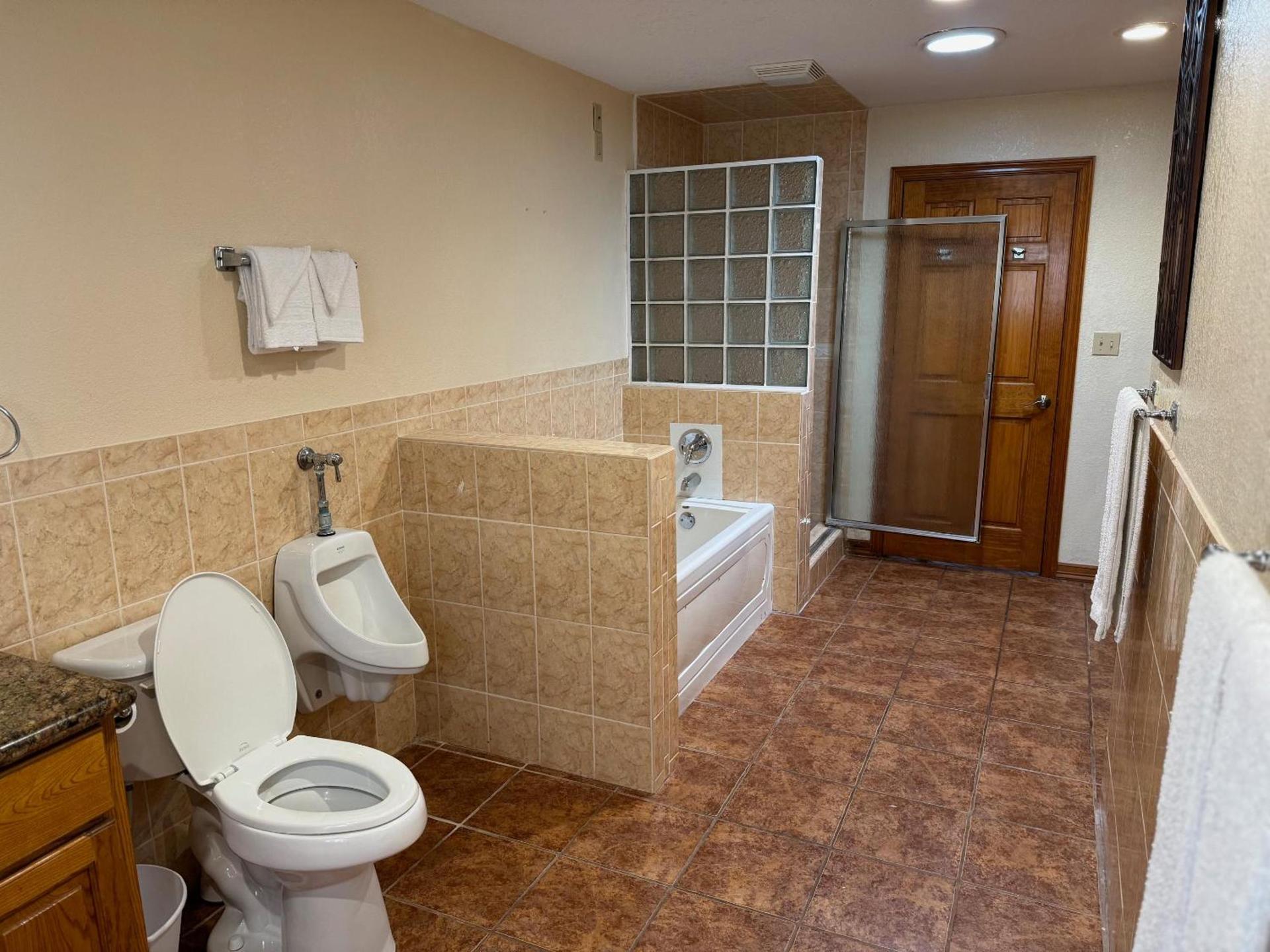 Southwind Inn photo 54