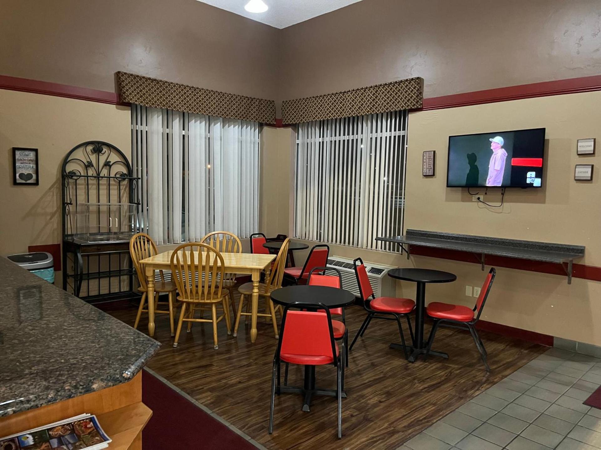 Americas Best Value Inn Kalispell photo 28