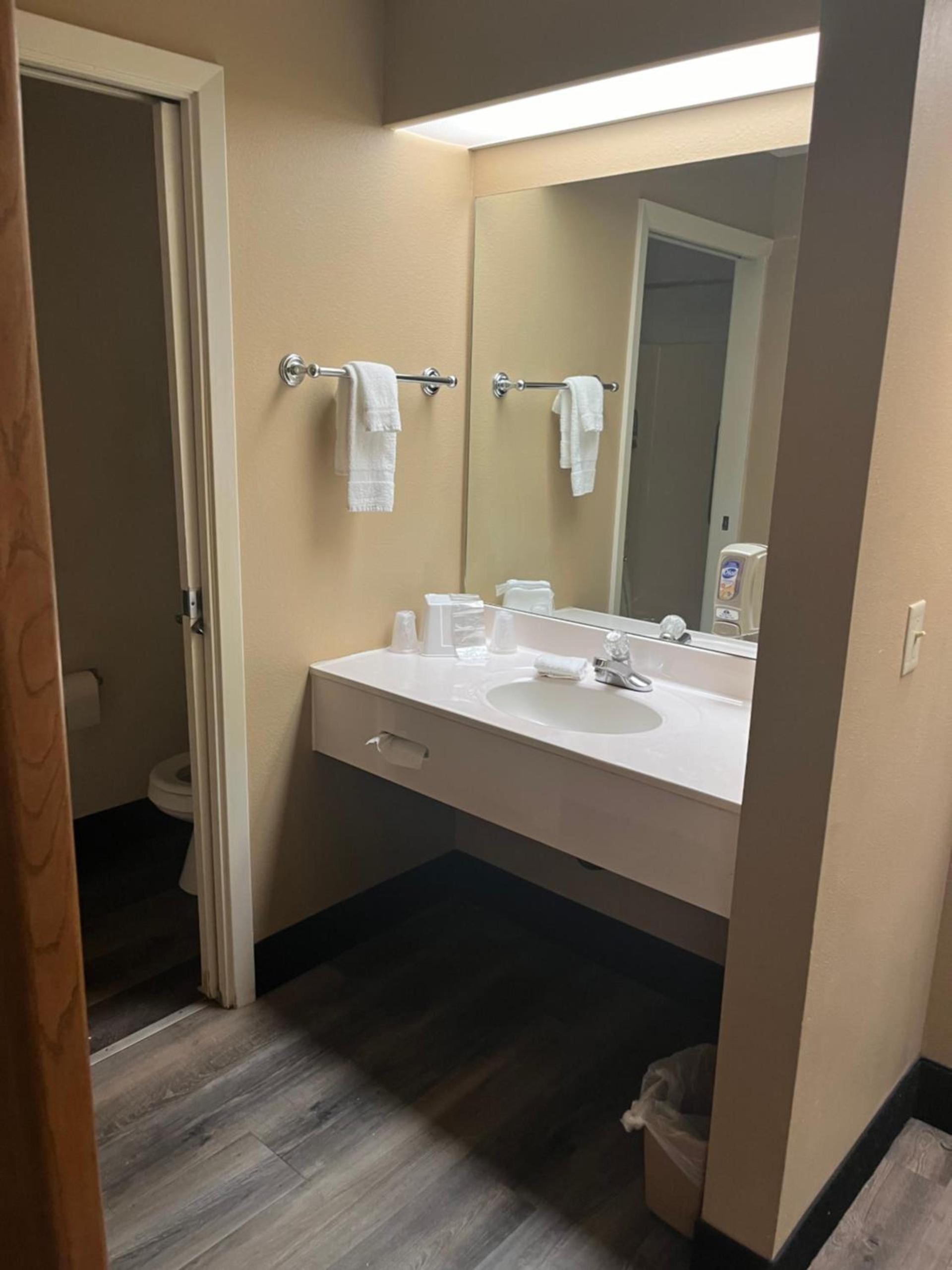 Americas Best Value Inn Kalispell photo 39