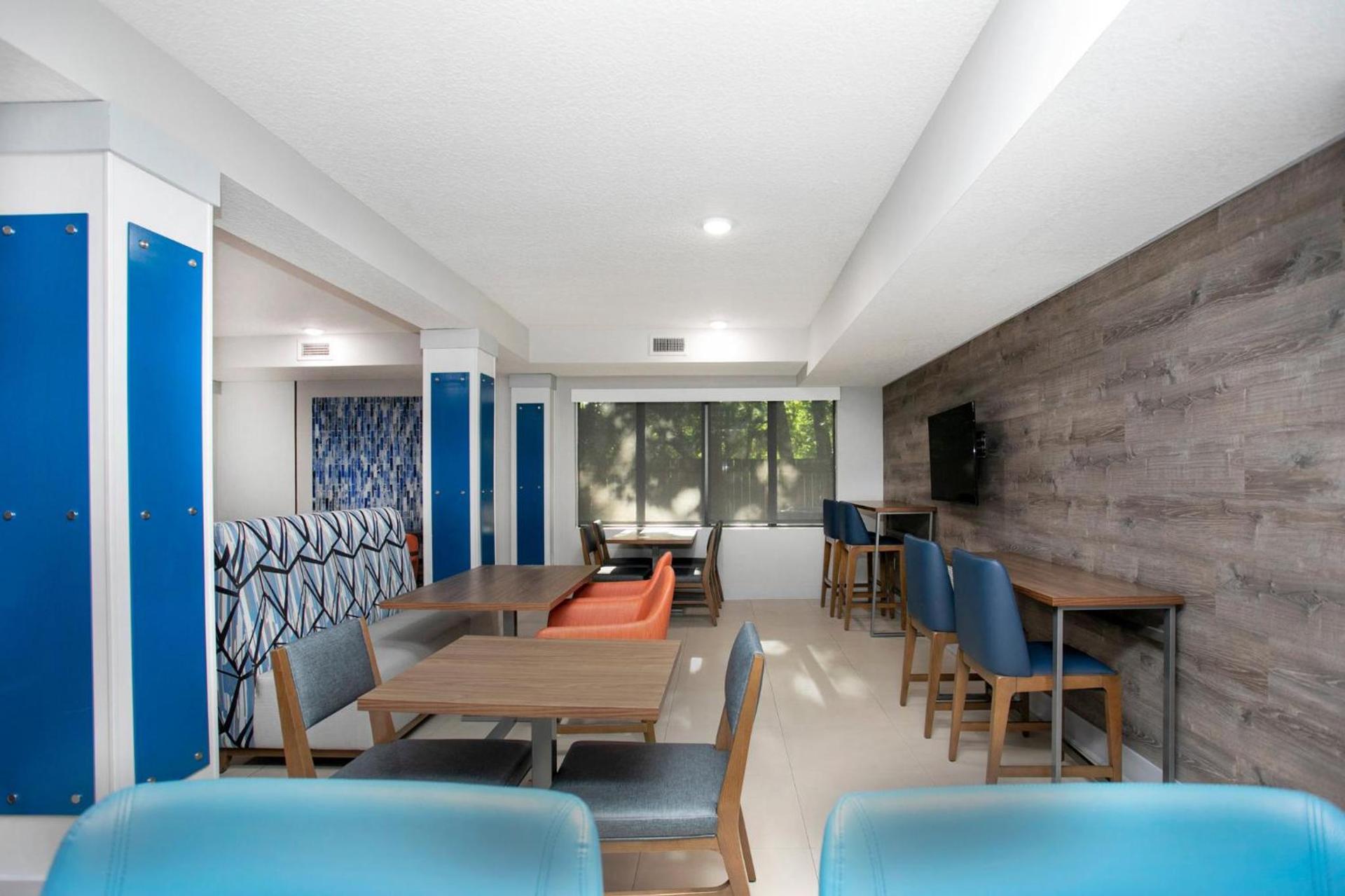 Holiday Inn Express & Suites Jacksonville - Atlantic Beach by IHG photo 56