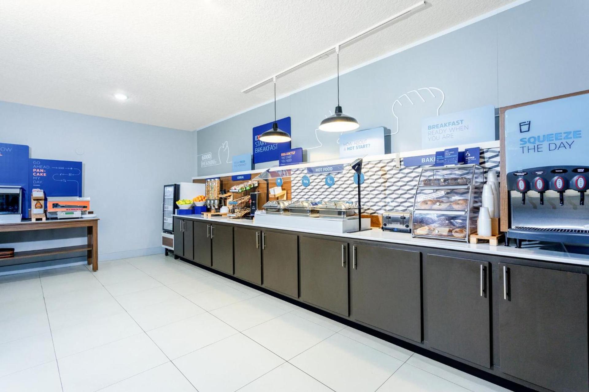 Holiday Inn Express & Suites Jacksonville - Atlantic Beach by IHG photo 73
