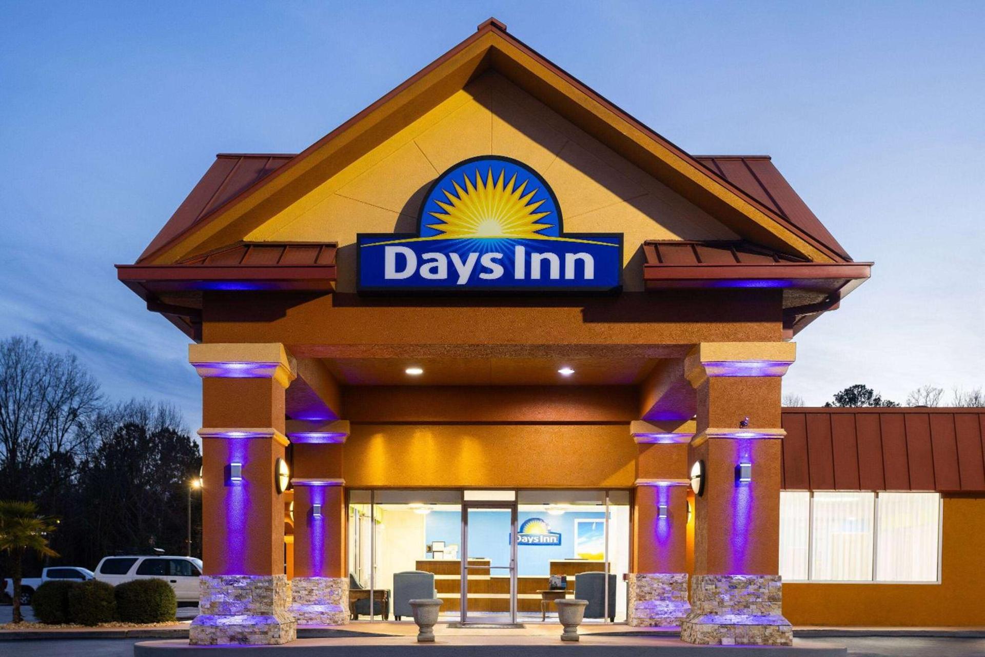 Days Inn by Wyndham Forsyth photo 3