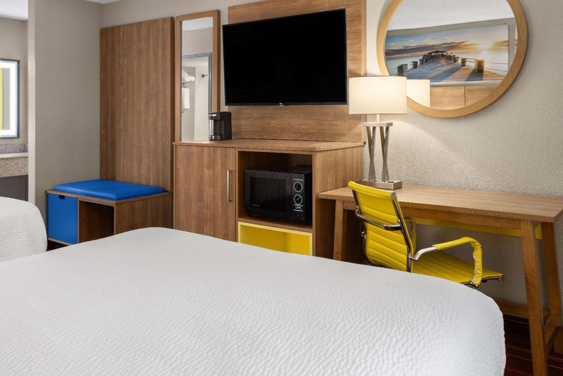 Days Inn by Wyndham Forsyth photo 8