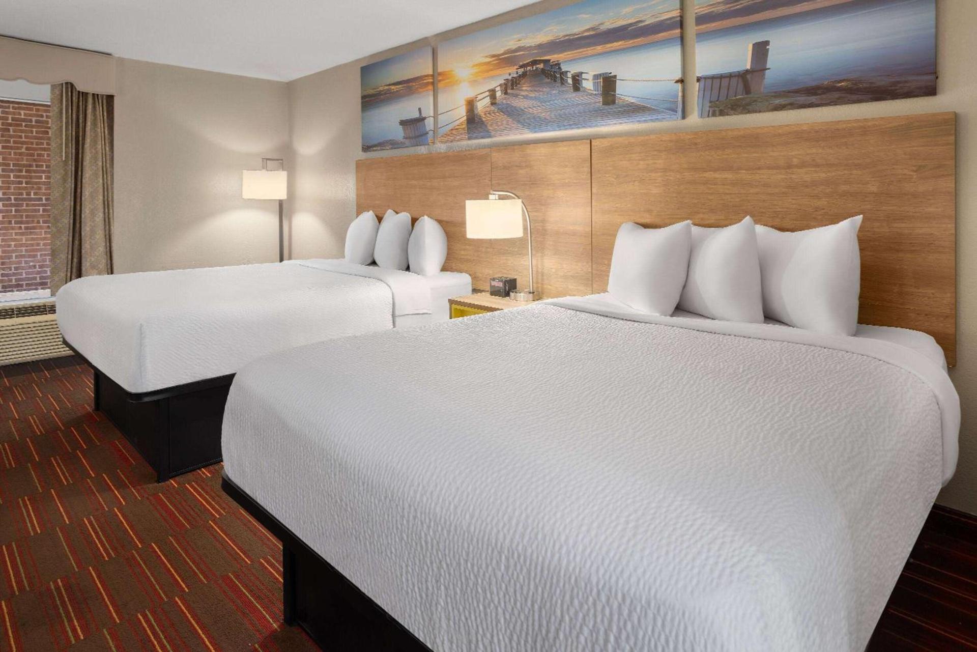 Days Inn by Wyndham Forsyth photo 9