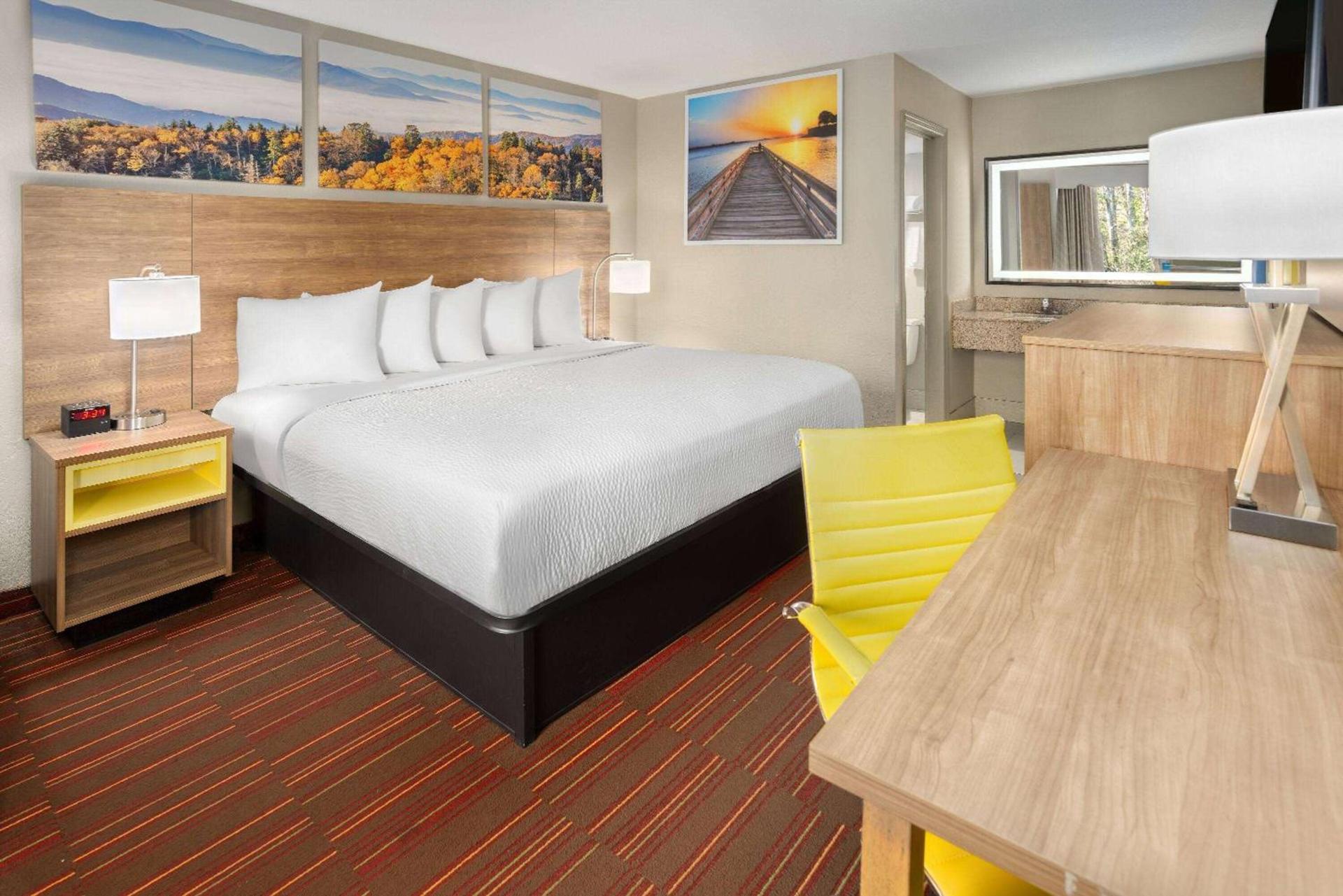 Days Inn by Wyndham Forsyth photo 10