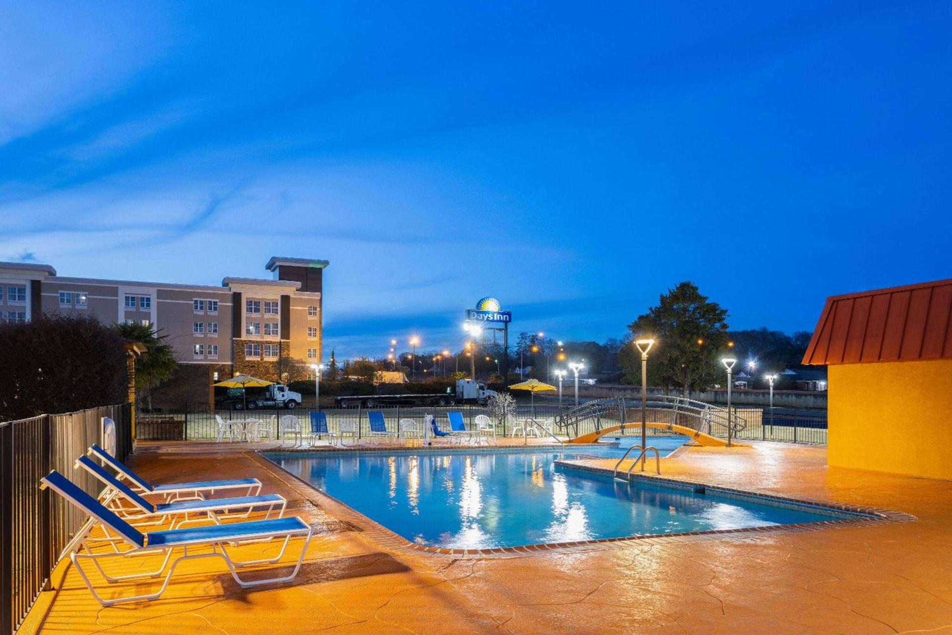 Days Inn by Wyndham Forsyth photo 17