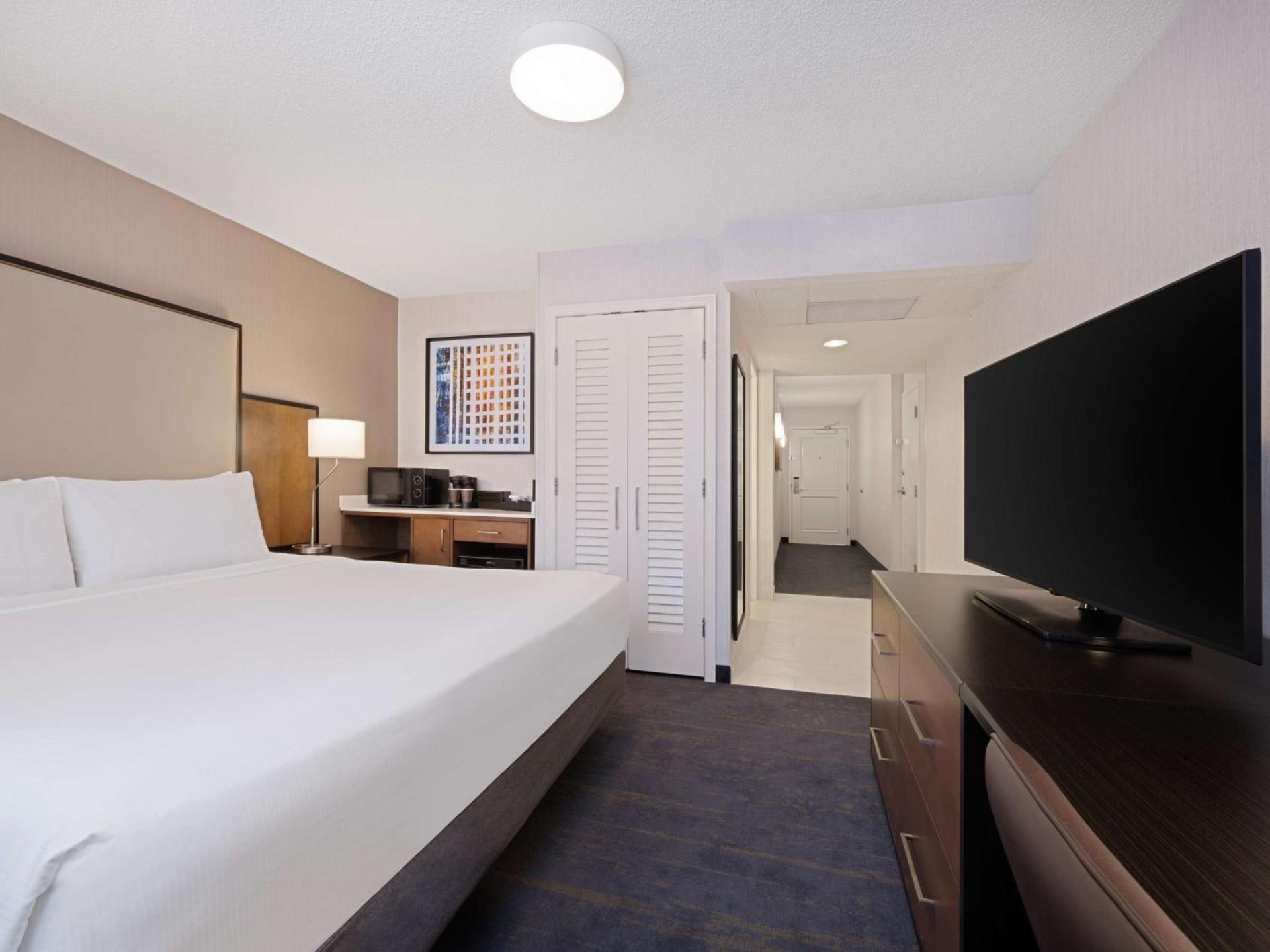 Embassy Suites Chicago - Downtown River North photo 30
