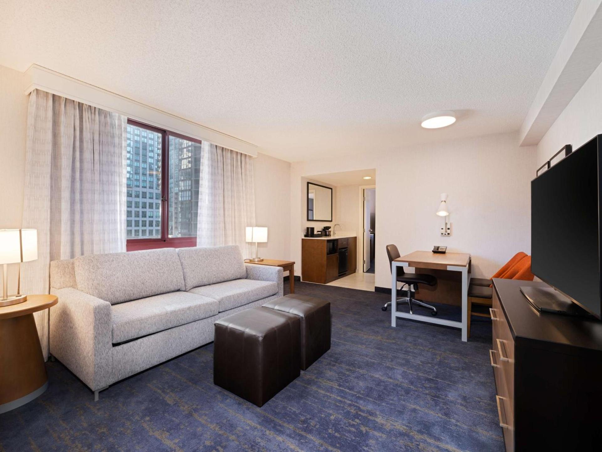 Embassy Suites Chicago - Downtown River North photo 35