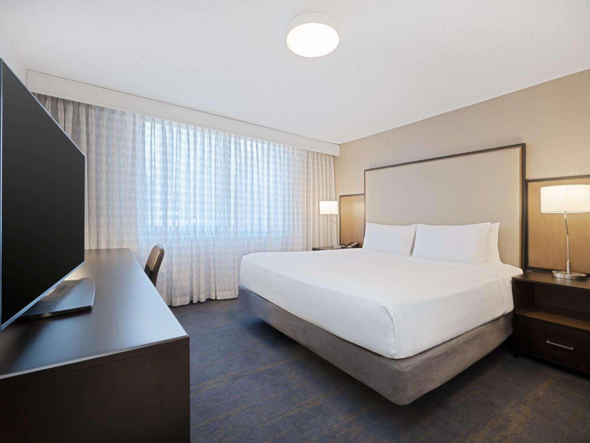Embassy Suites Chicago - Downtown River North photo 40