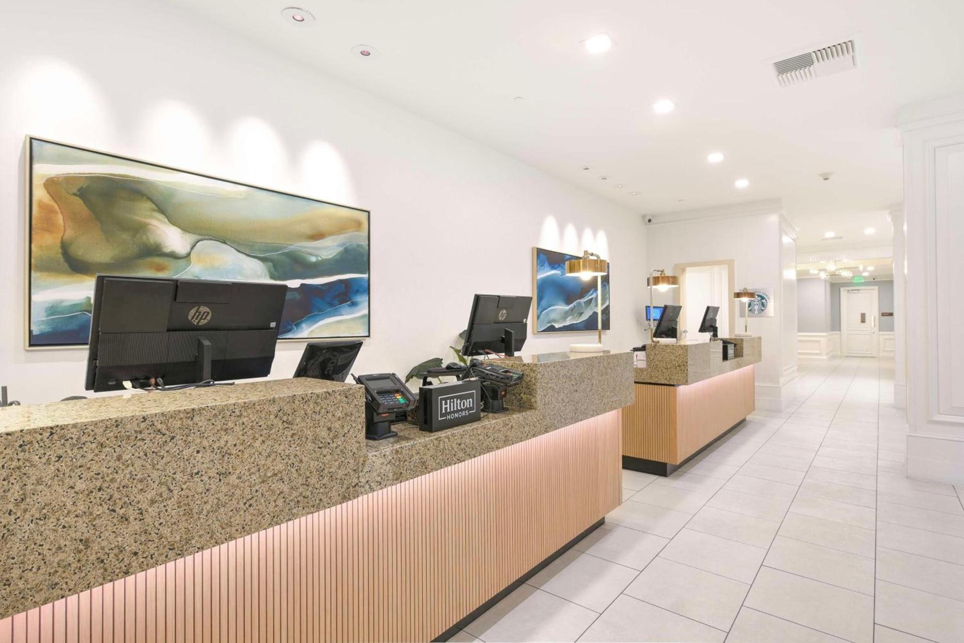 Hilton Irvine/Orange County Airport photo 10