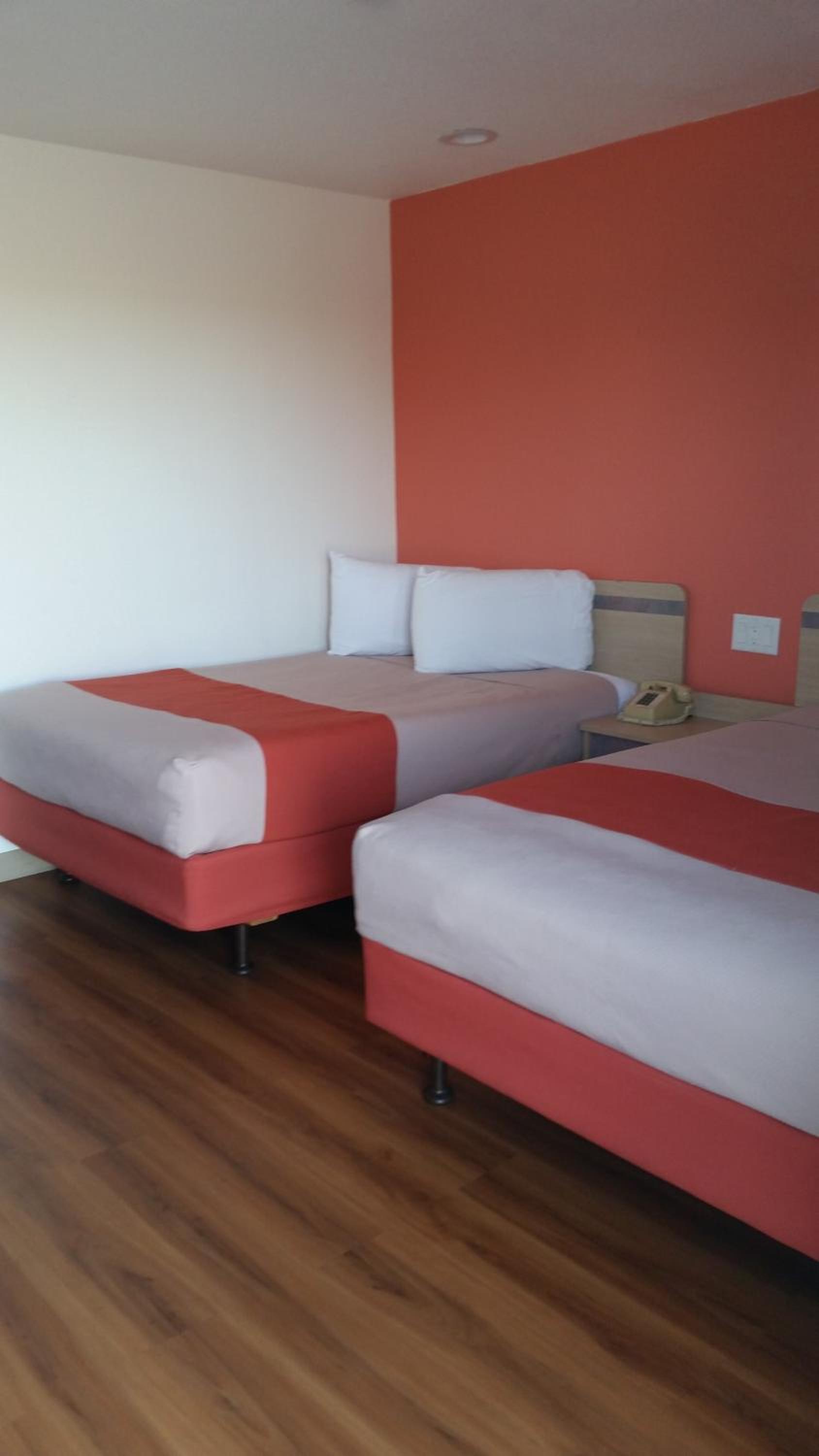 Motel 6 Lost Hills CA photo 36