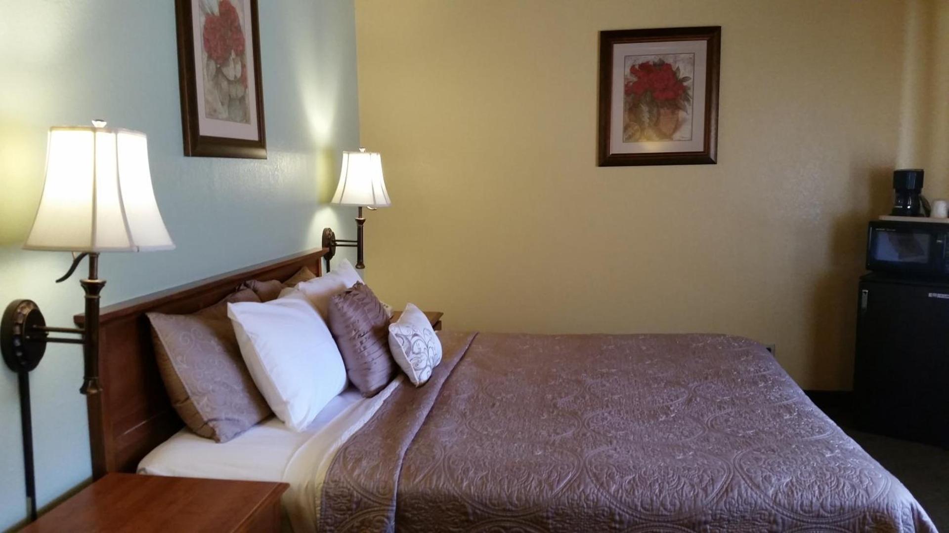 Western Holiday Lodge photo 34
