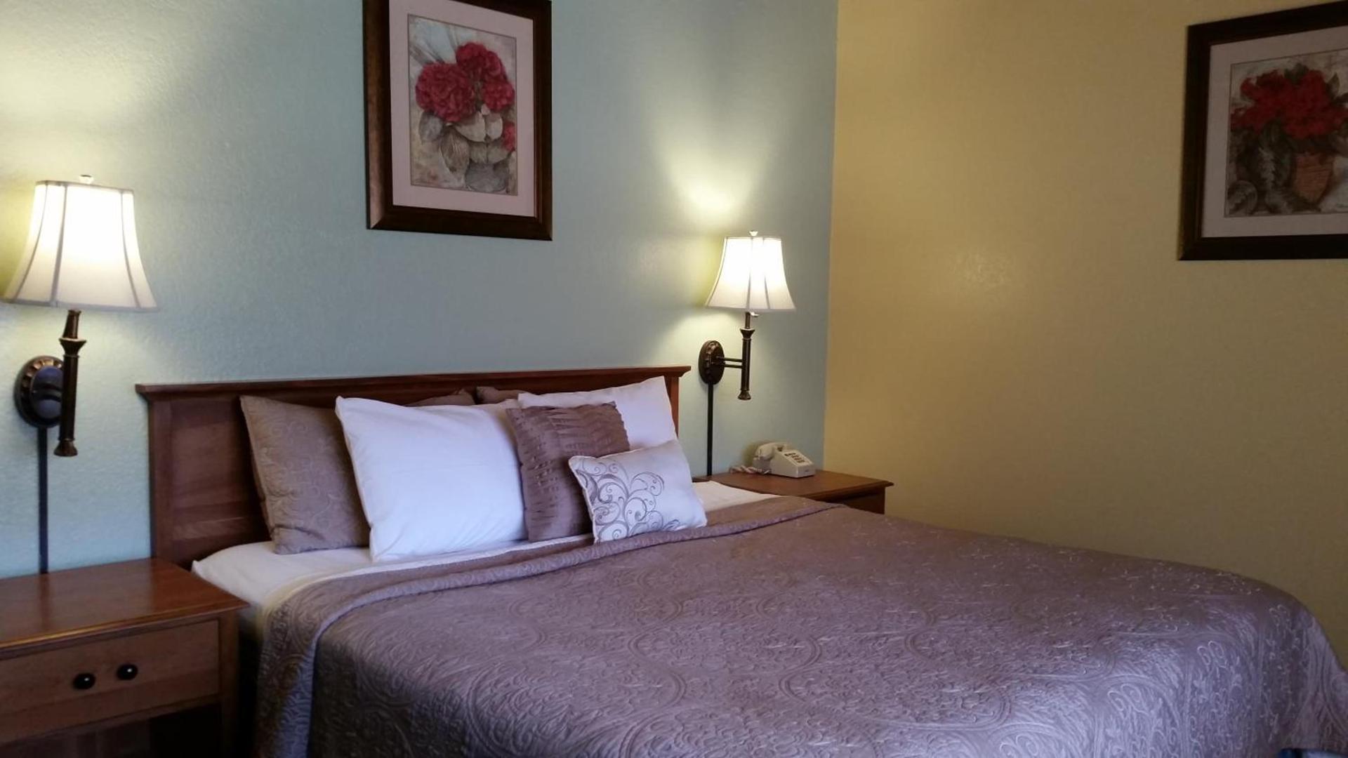 Western Holiday Lodge photo 38