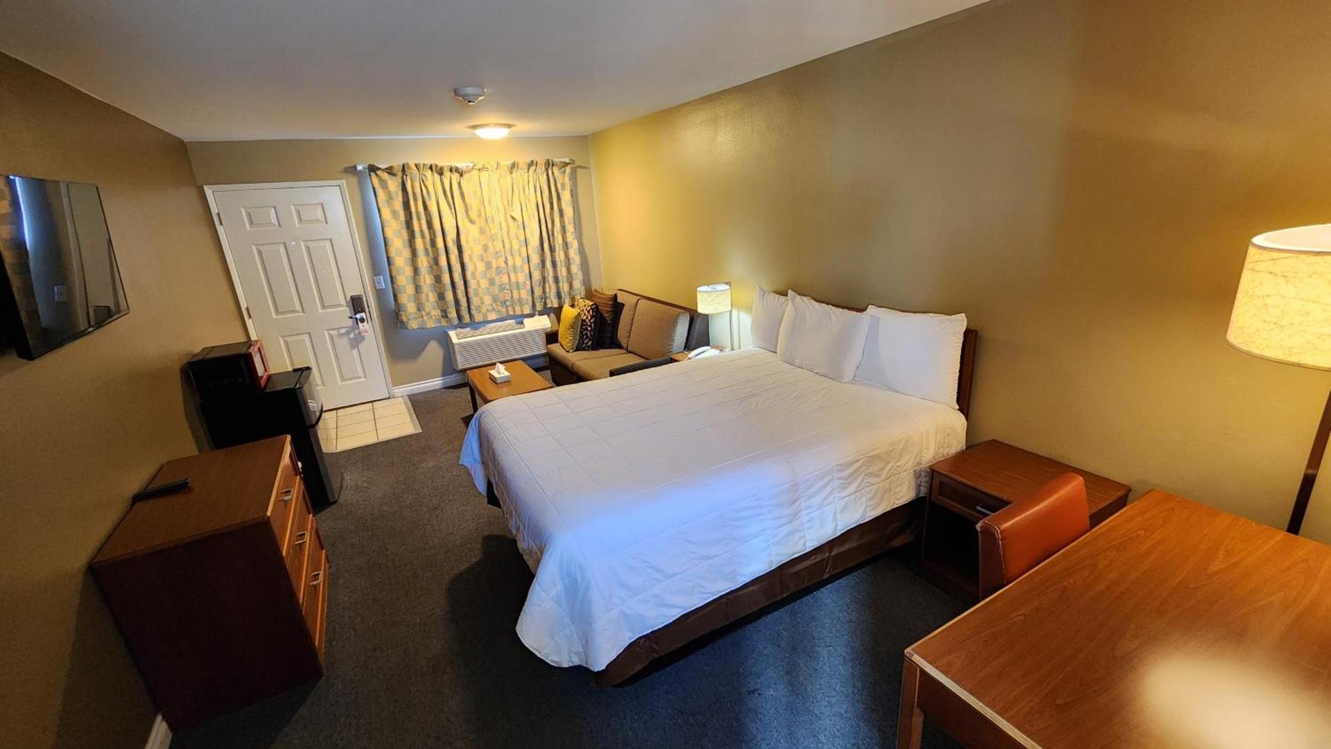 Welcome Everett Inn photo 8