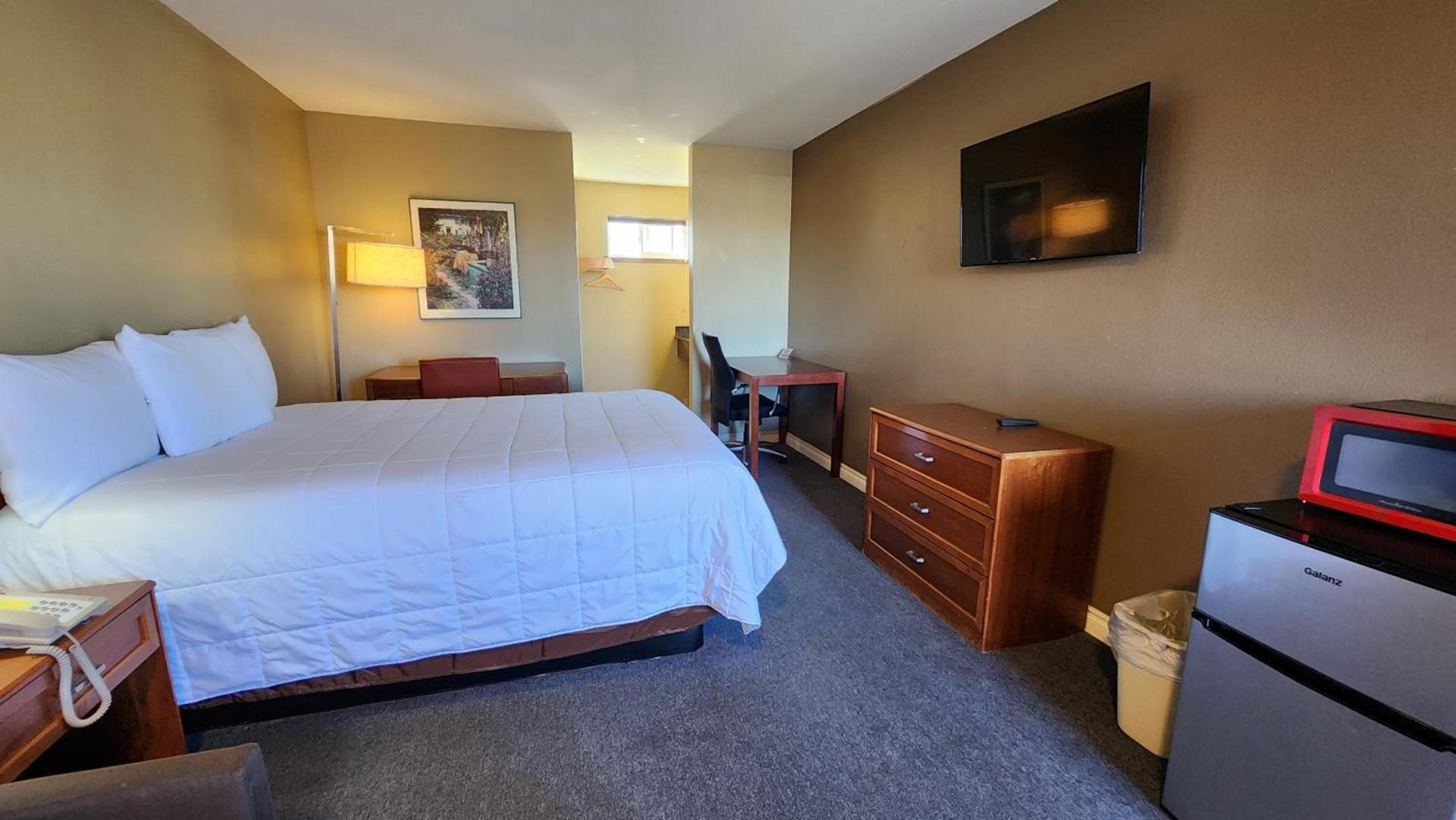 Welcome Everett Inn photo 9