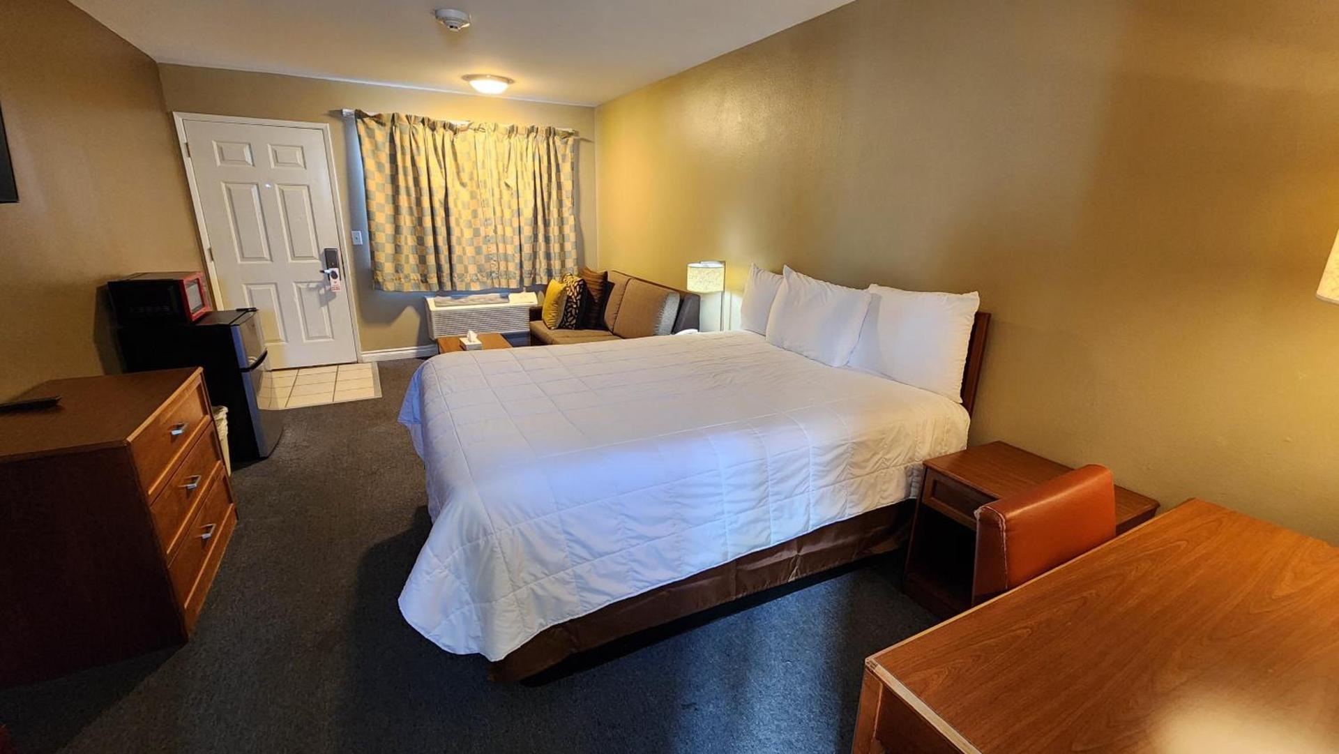 Welcome Everett Inn photo 10