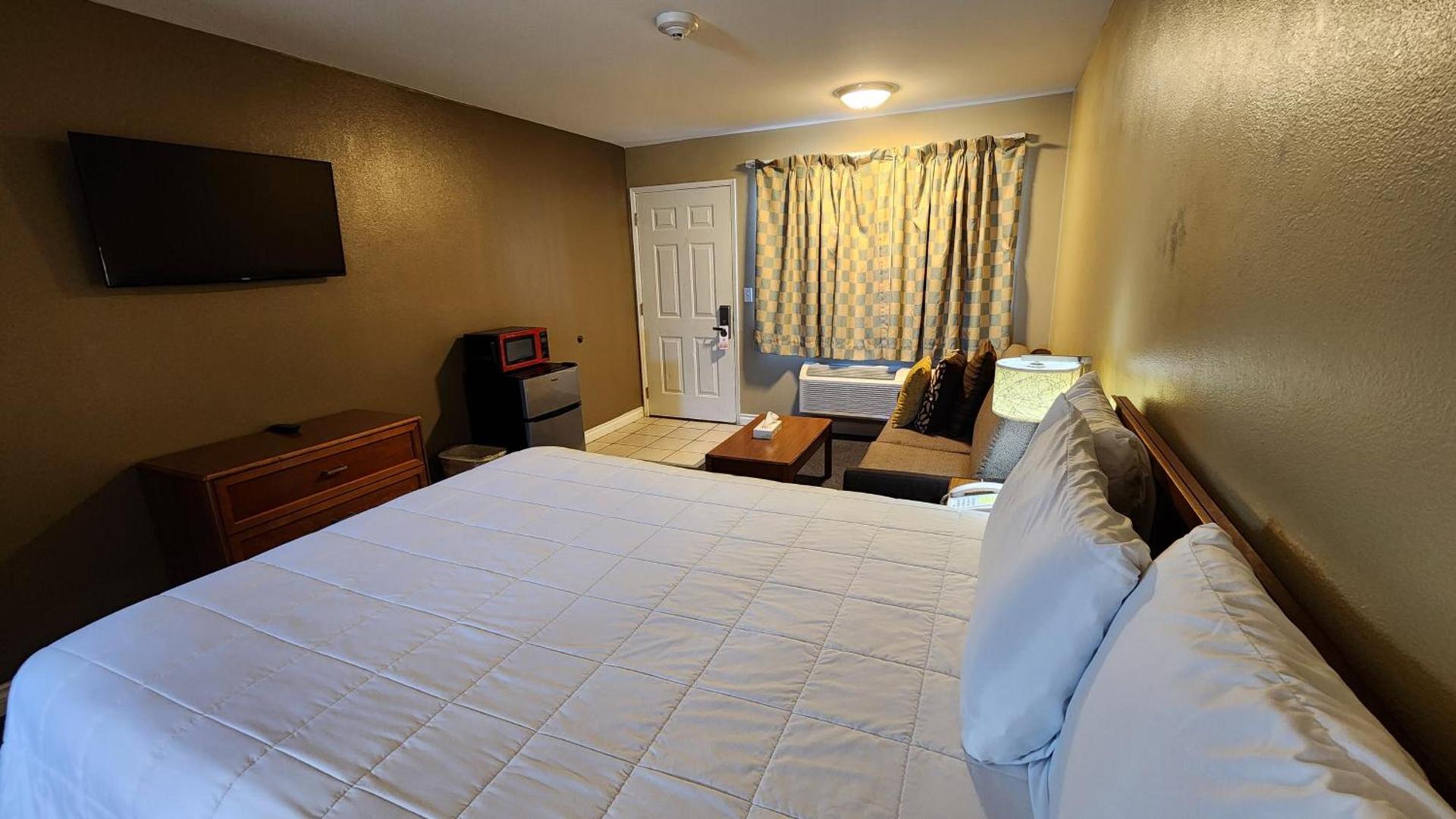 Welcome Everett Inn photo 11