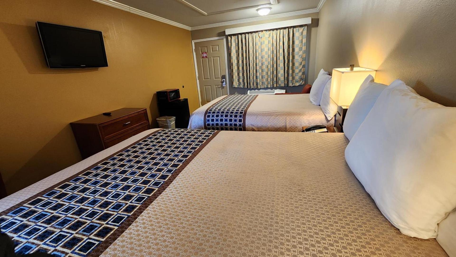 Welcome Everett Inn photo 15