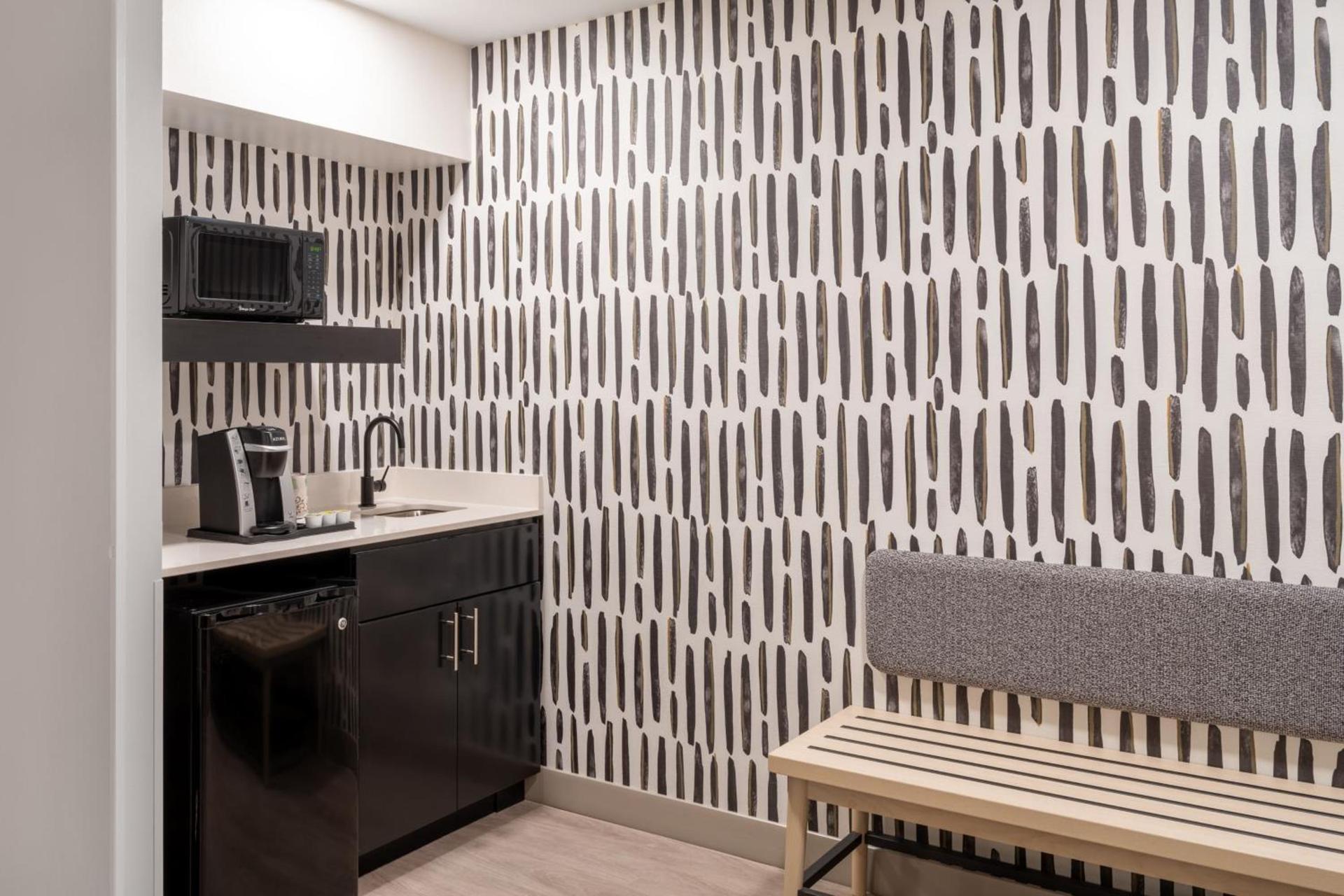Atwell Suites Austin Airport by IHG photo 92