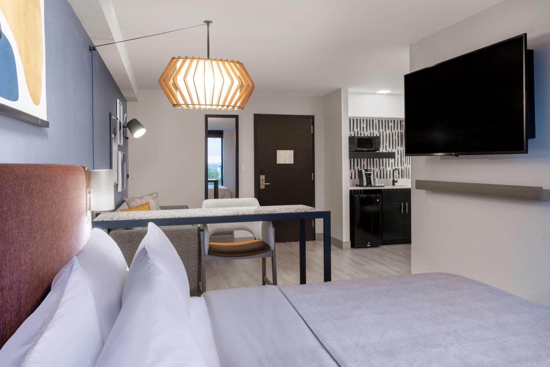Atwell Suites Austin Airport by IHG photo 80
