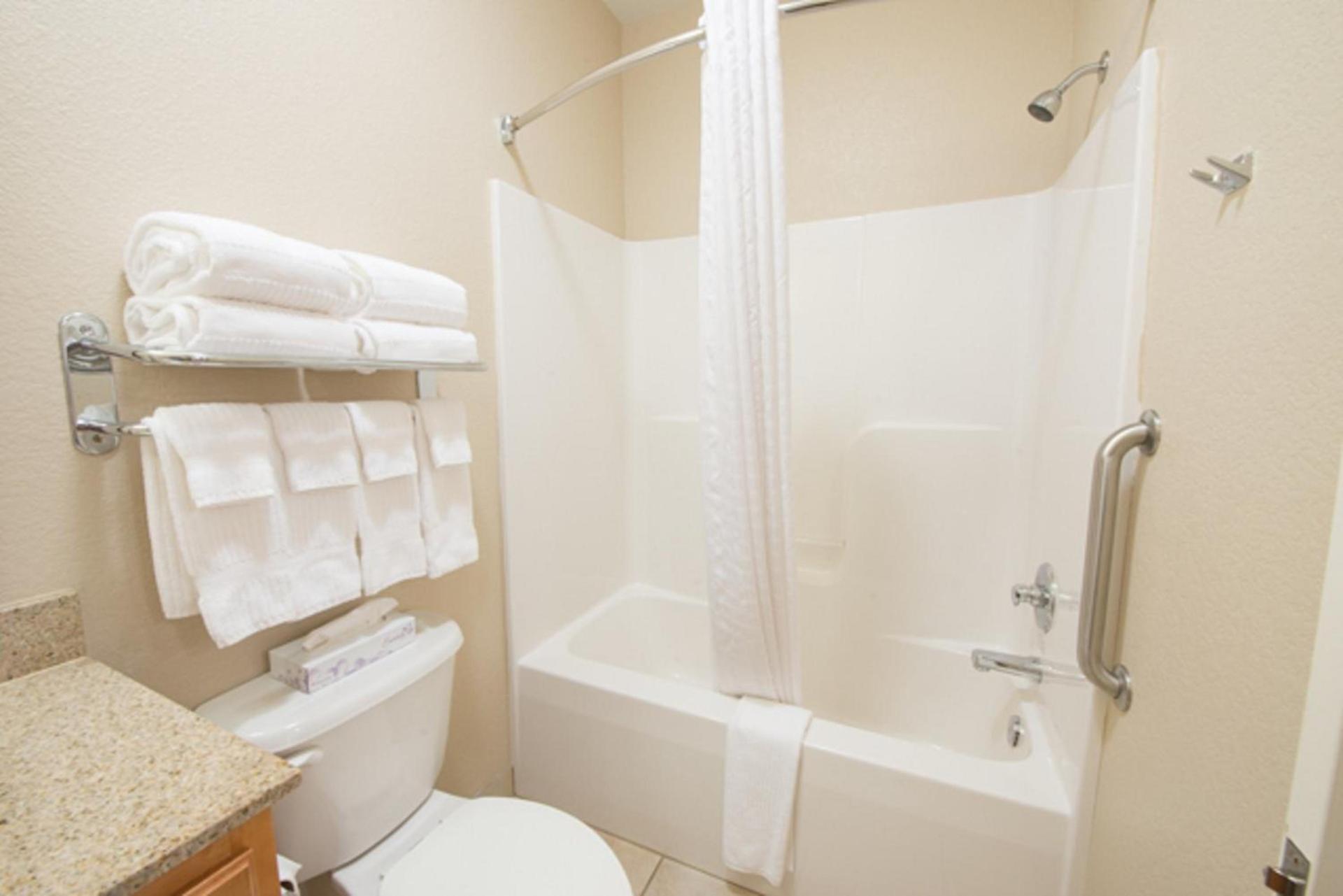 Candlewood Suites Bismarck photo 31