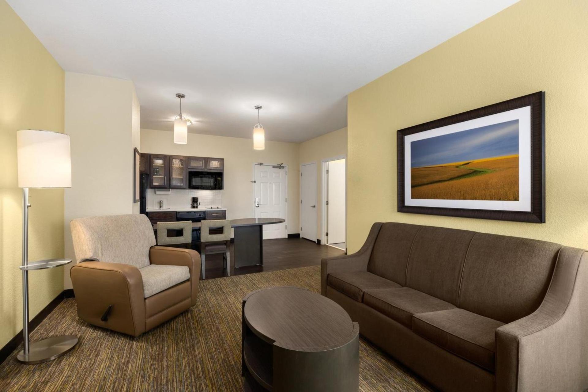 Candlewood Suites Bismarck photo 68